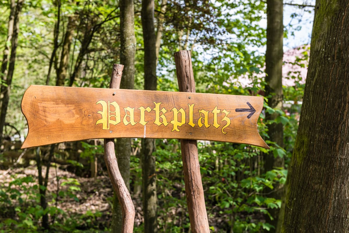 Parkplatz-Märchenwanderweg-Der-Trickser