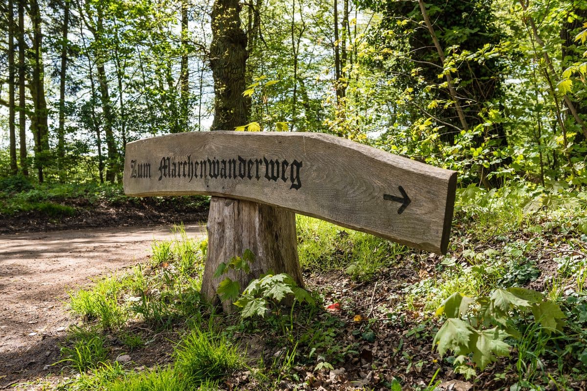 Wegweiser zum Märchenwanderweg, Jesteburg