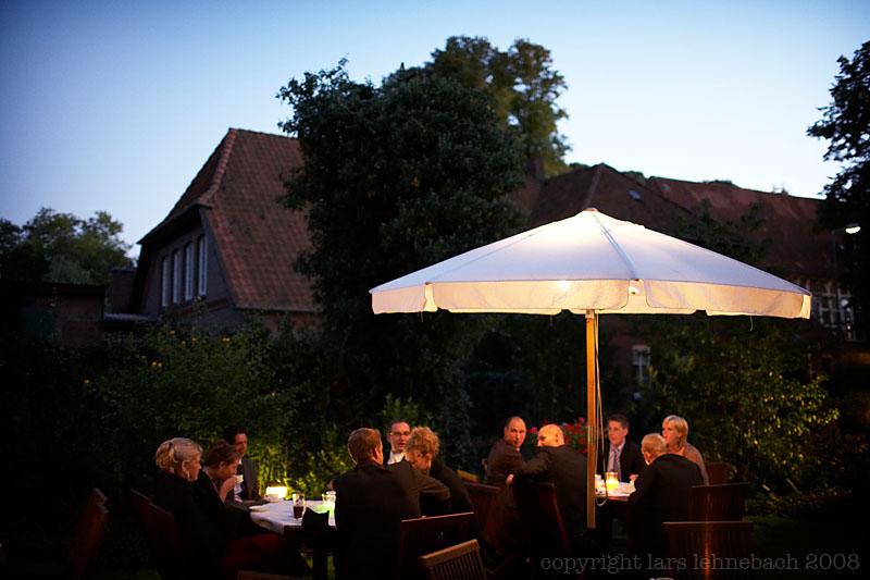 Abendstimmung im Garten Winsen (Luhe): Maack-Kramer´s Landgasthof