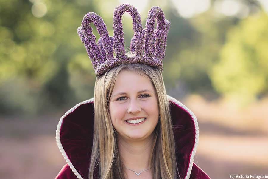 Franziska, die 72. Heidekönigin. (c) Victoria Fotografin