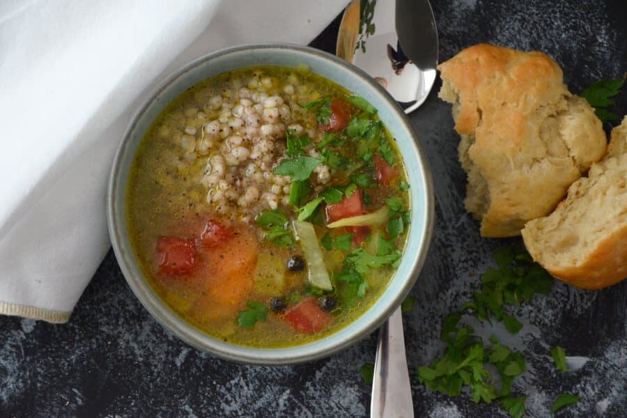 Rezept für Gemüsesuppe mit Buchweizen / Lüneburger Heide