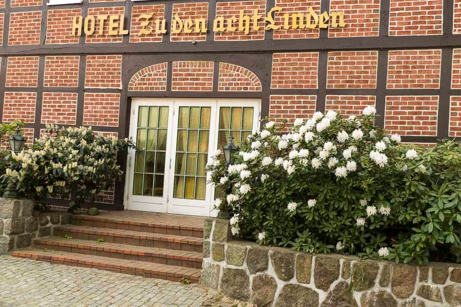 Hotel Acht Linden Blühende Rhododendren