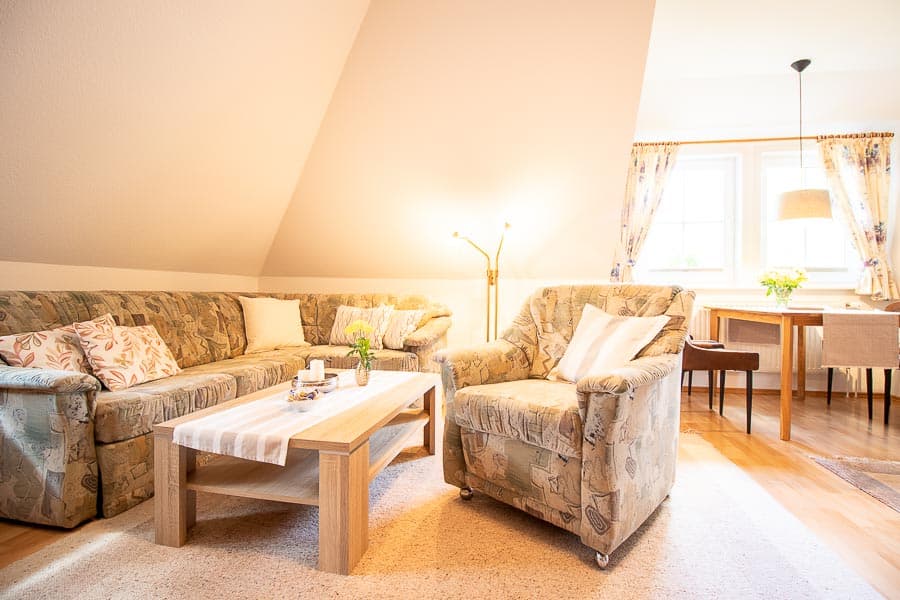 Wohn- und Essbereich in der Ferienwohnung Burmester in Undeloh