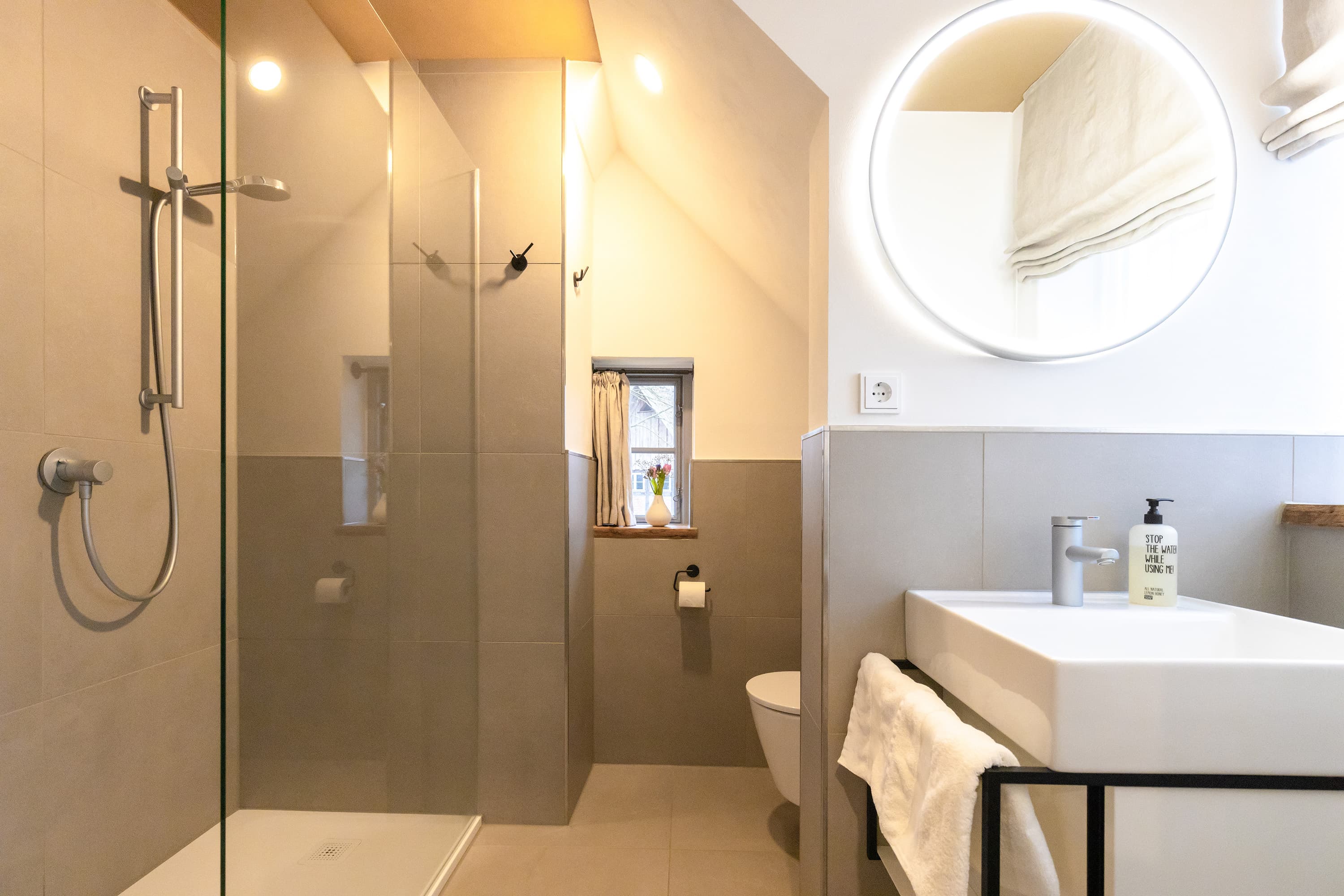 Biohotel Wildland Natural Resort Zimmer Naturhotel Badezimmer