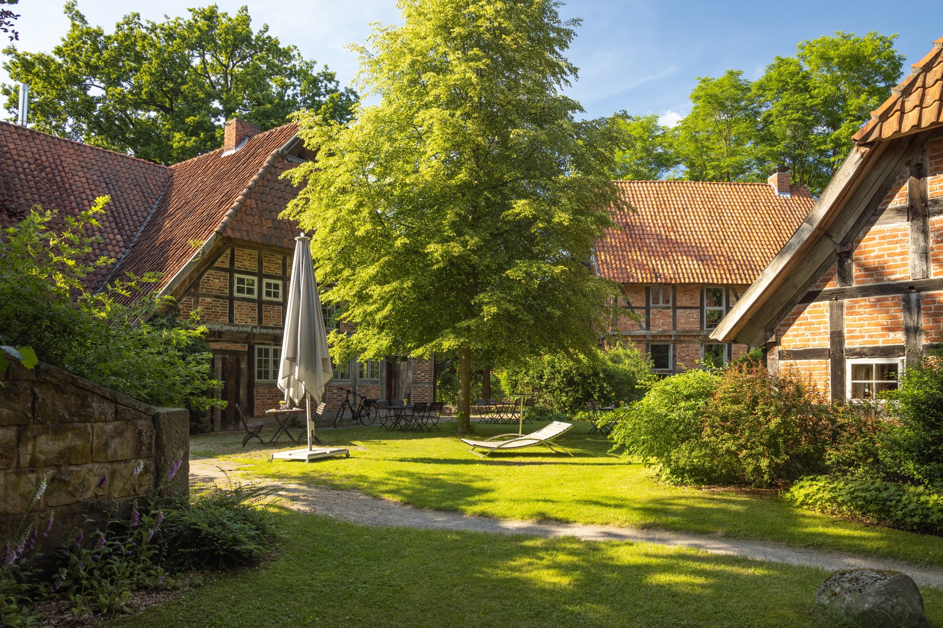 Unsere Terrasse mit Blick ins Grüne