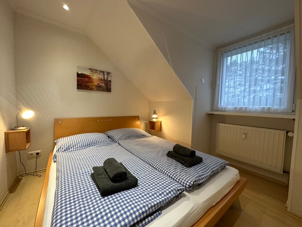 Wohnung 12 - Schlafzimmer.jpeg