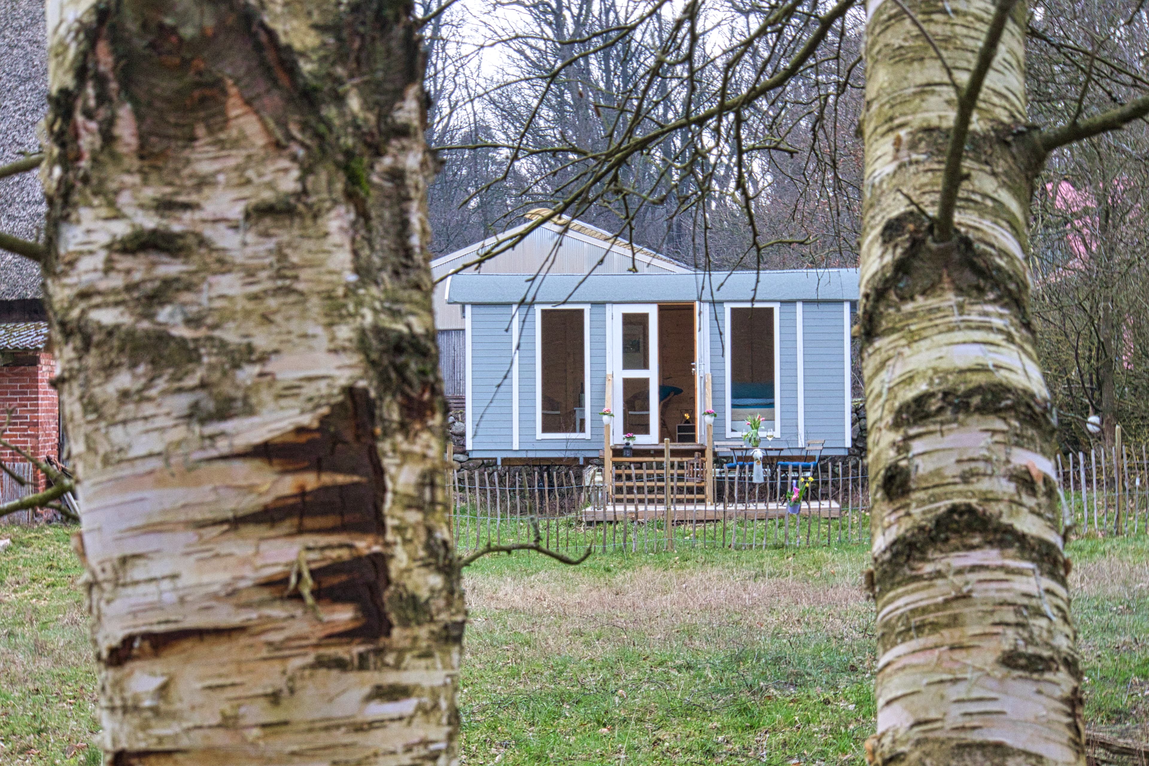 auf dem Heidschnuckenhof niederohe kann man im schäferwagen übernachten