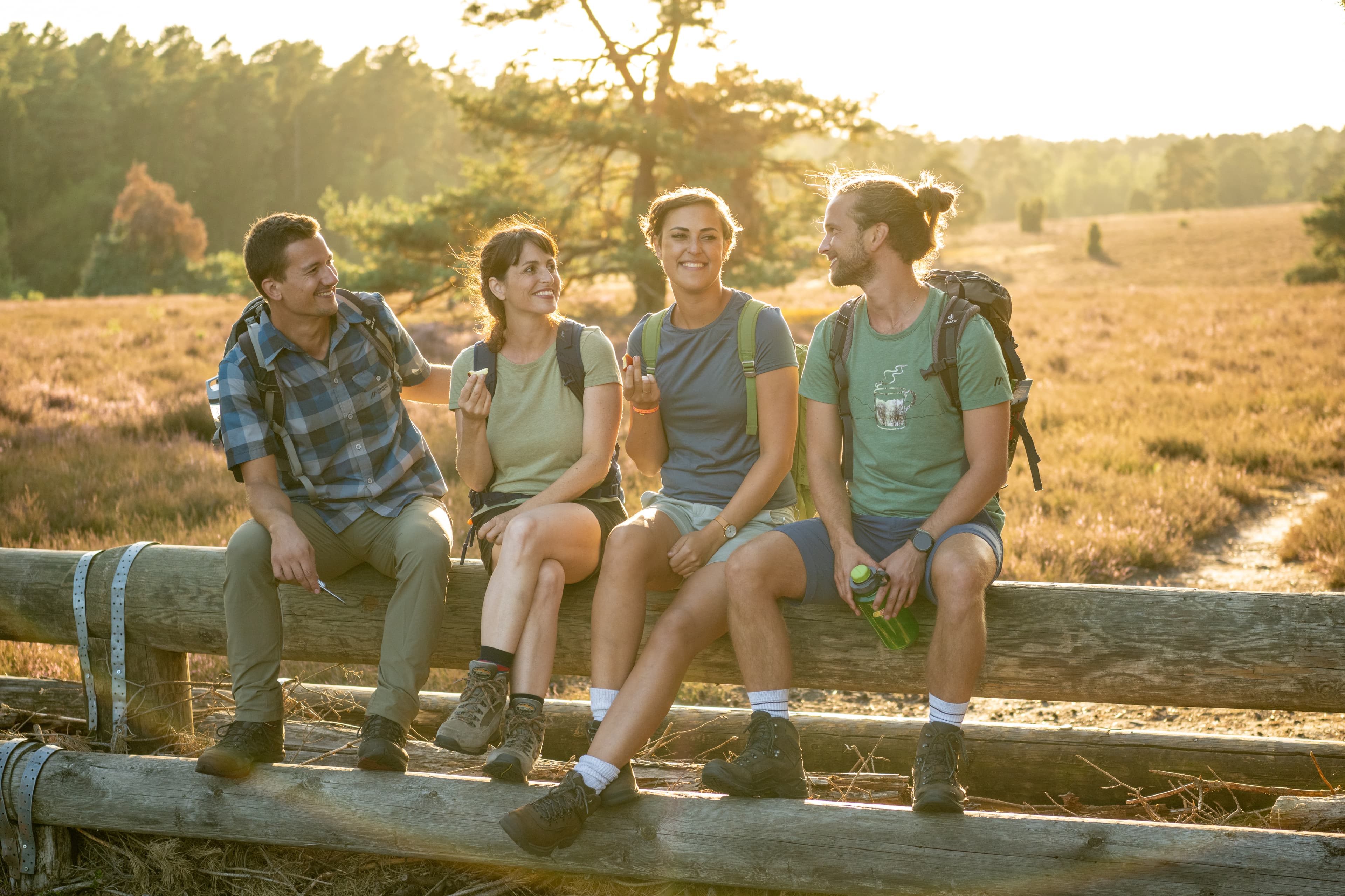 Hermannsburg_Misselhorner_Heide_Heidebluete_Wandern_Gruppe_Pause_ccbysa_Dominik_Ketz_20220822_54.jpg