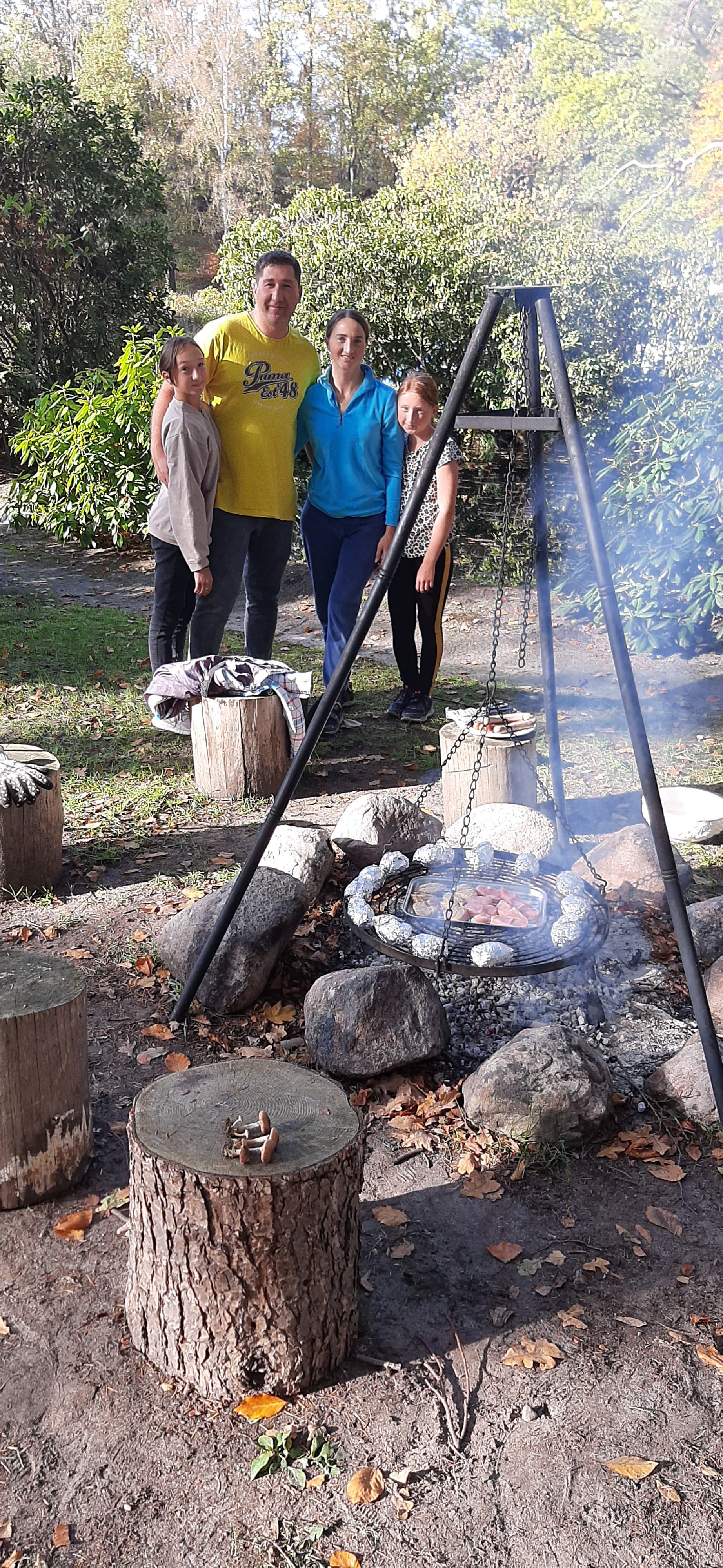 Lagerfeuer am Herrenhaus in Suderburg