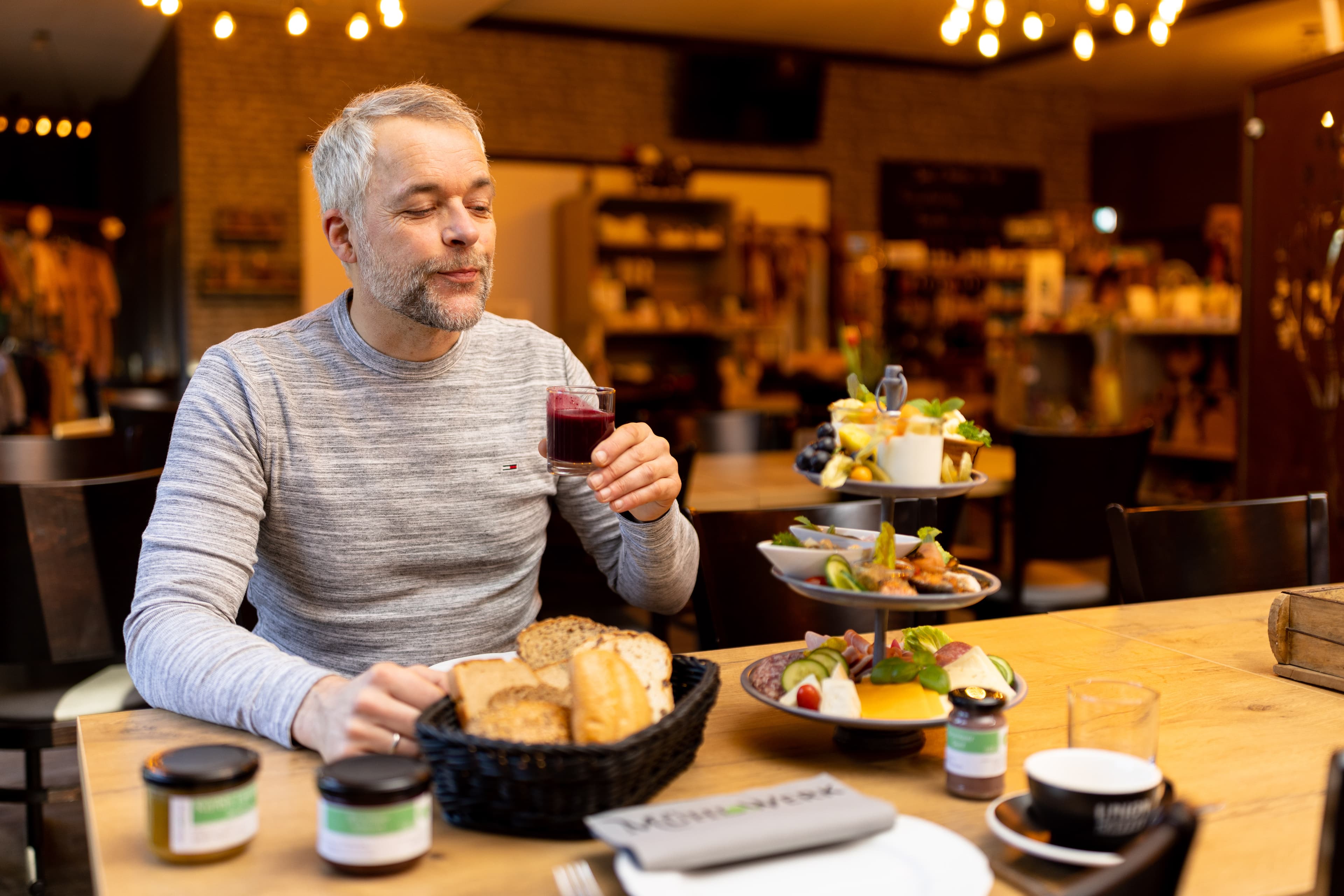 Frühstück im Mühlwerk Lünzen alles hausgemacht 