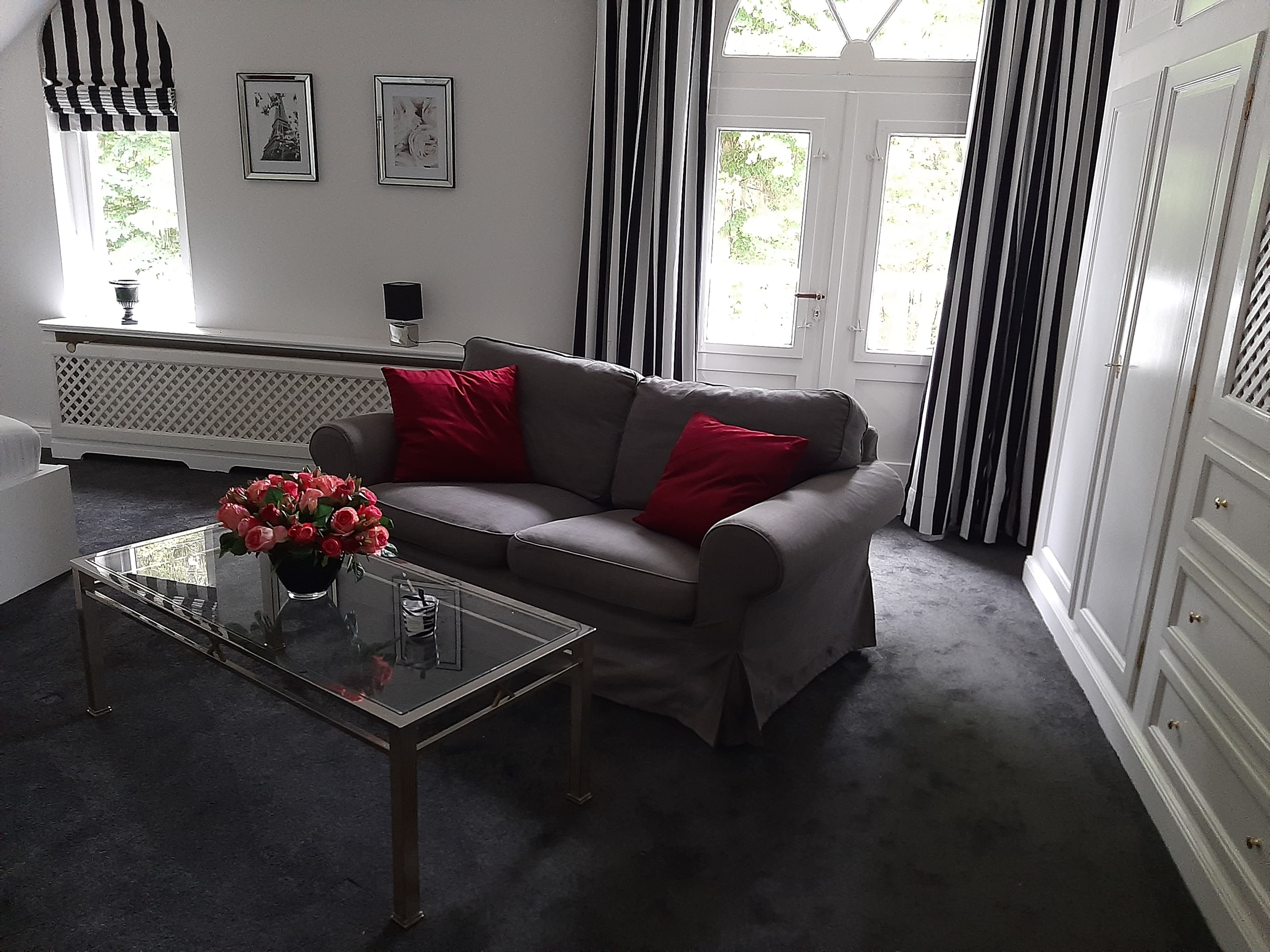 Sofa im Herrenhaus in Suderburg