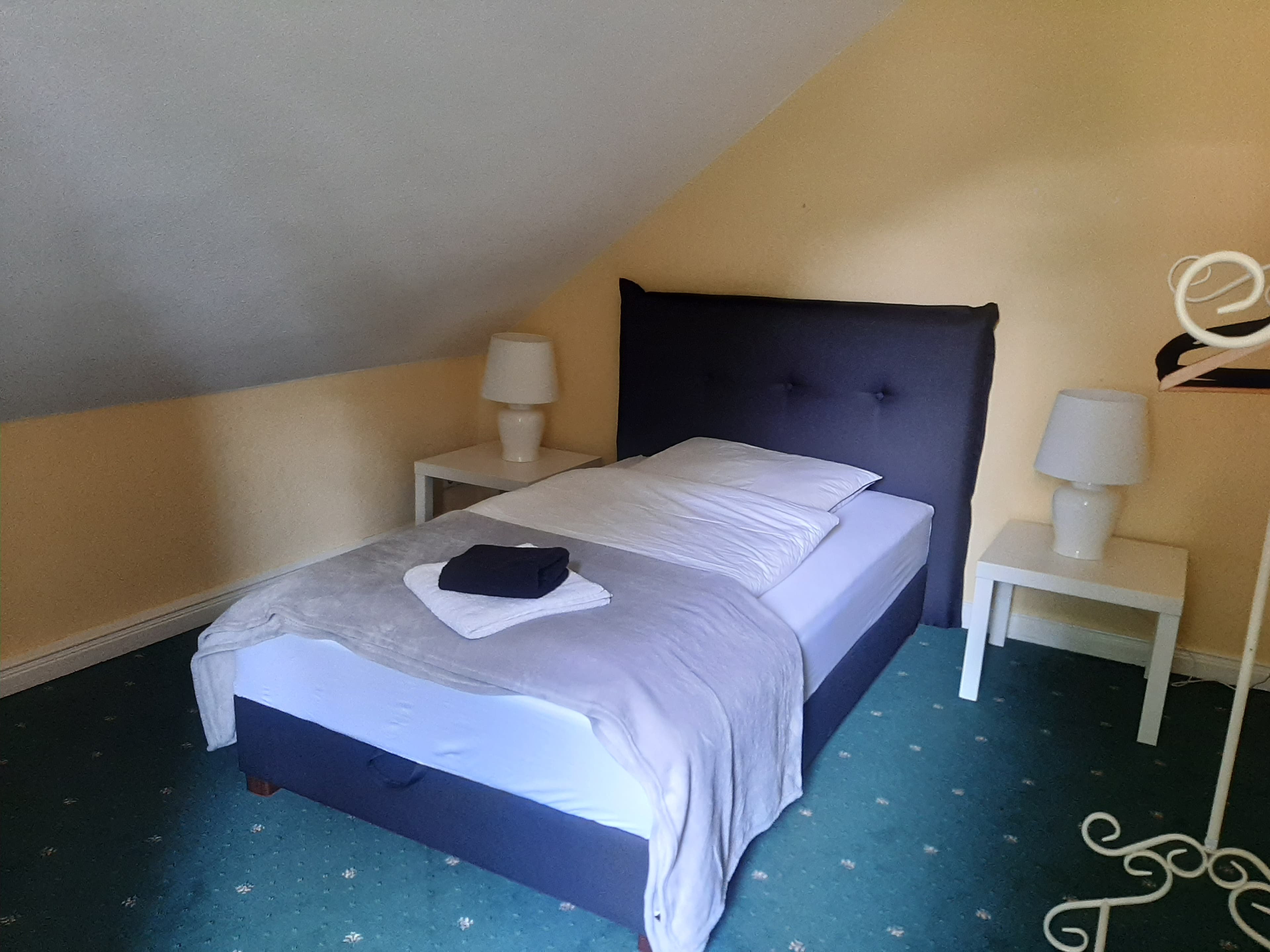 Einzelbett in dem Herrenhaus in Suderburg