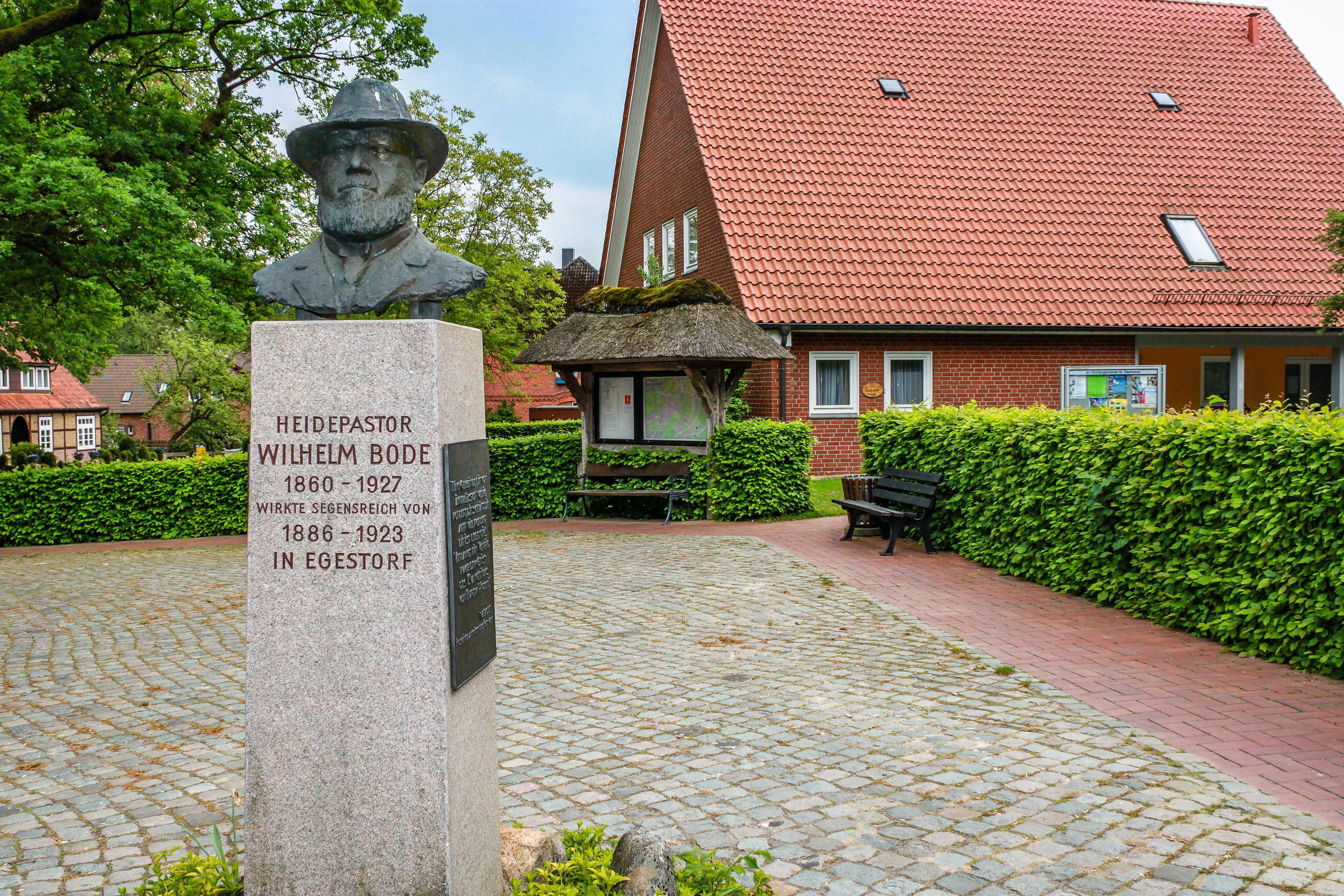 Pastor Bode Statue in Egestorf