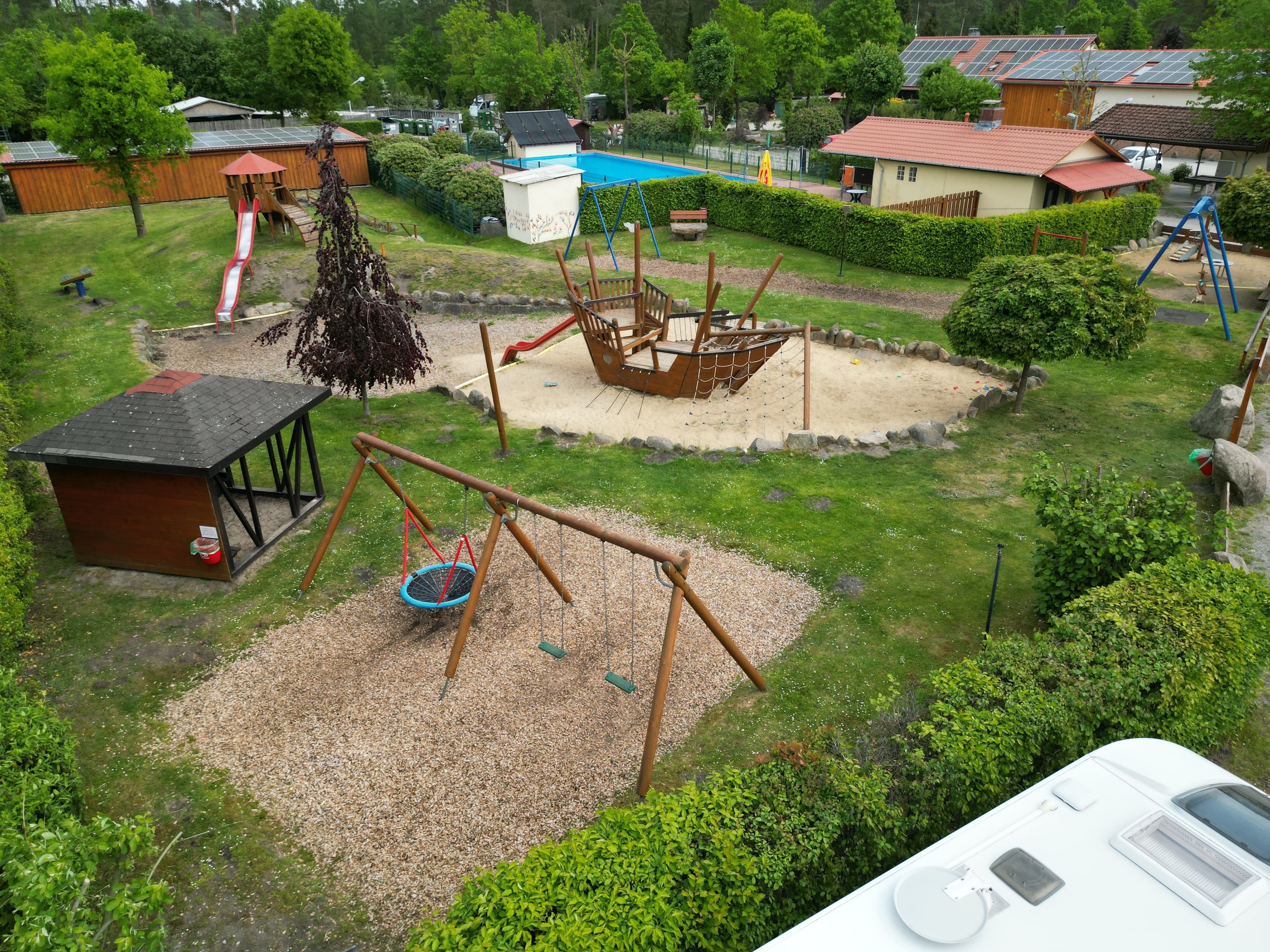 Kinder fühlen sich wohl auf dem Spielplatz auf unserem Campingplatz in Soltau