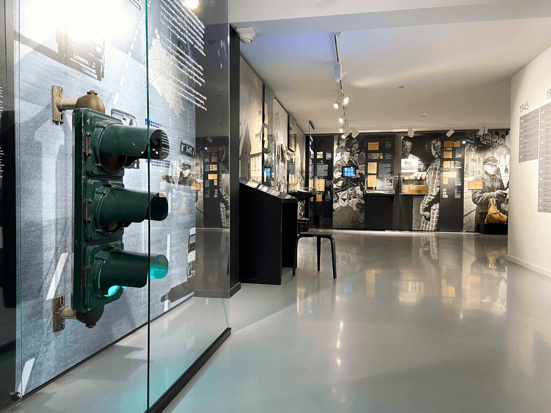 eine dauerausstellung ist das haus der geschichte im museum kiekeberg