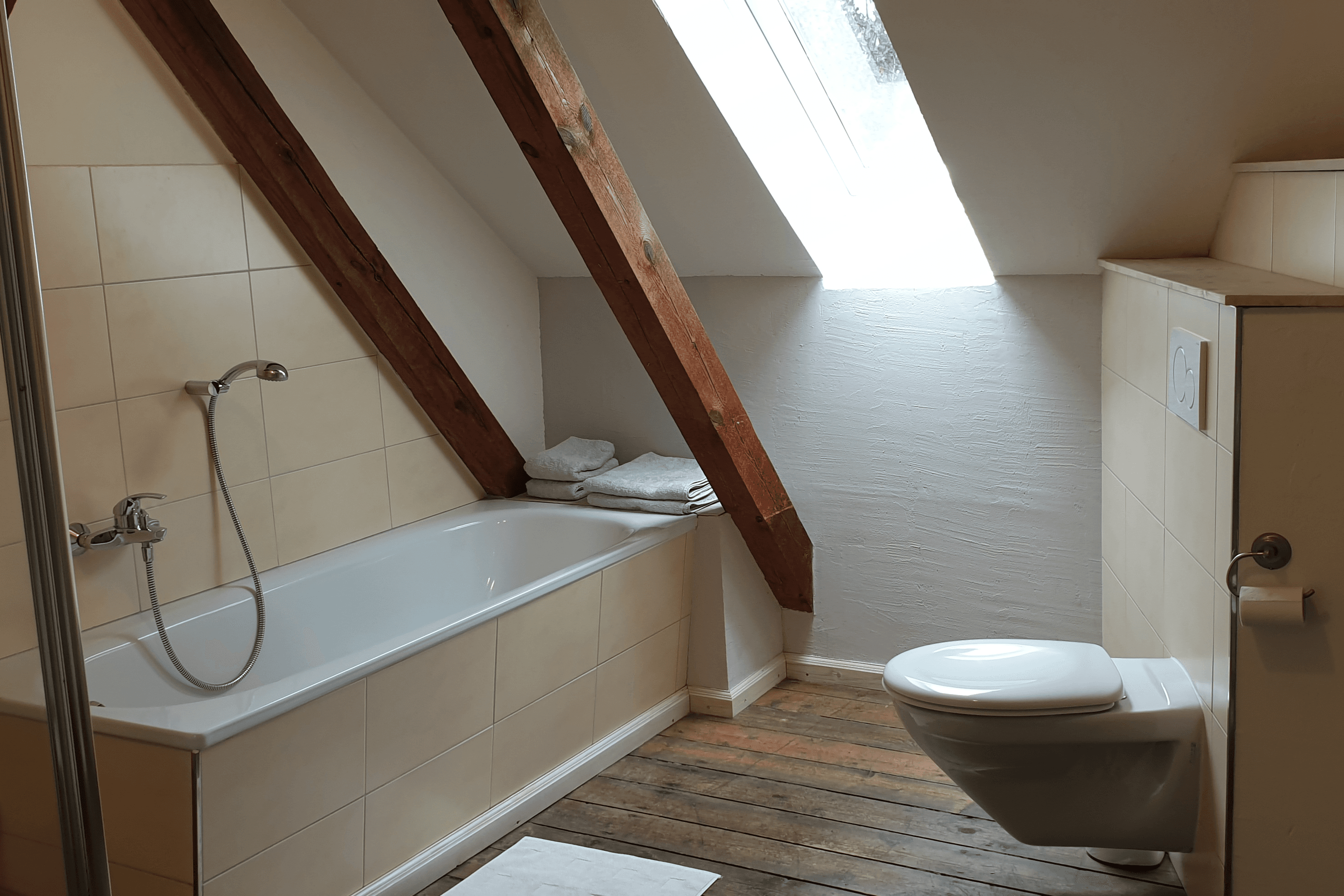 Badezimmer in der Ferienwohnung Otto Haesler in Hermannsburg