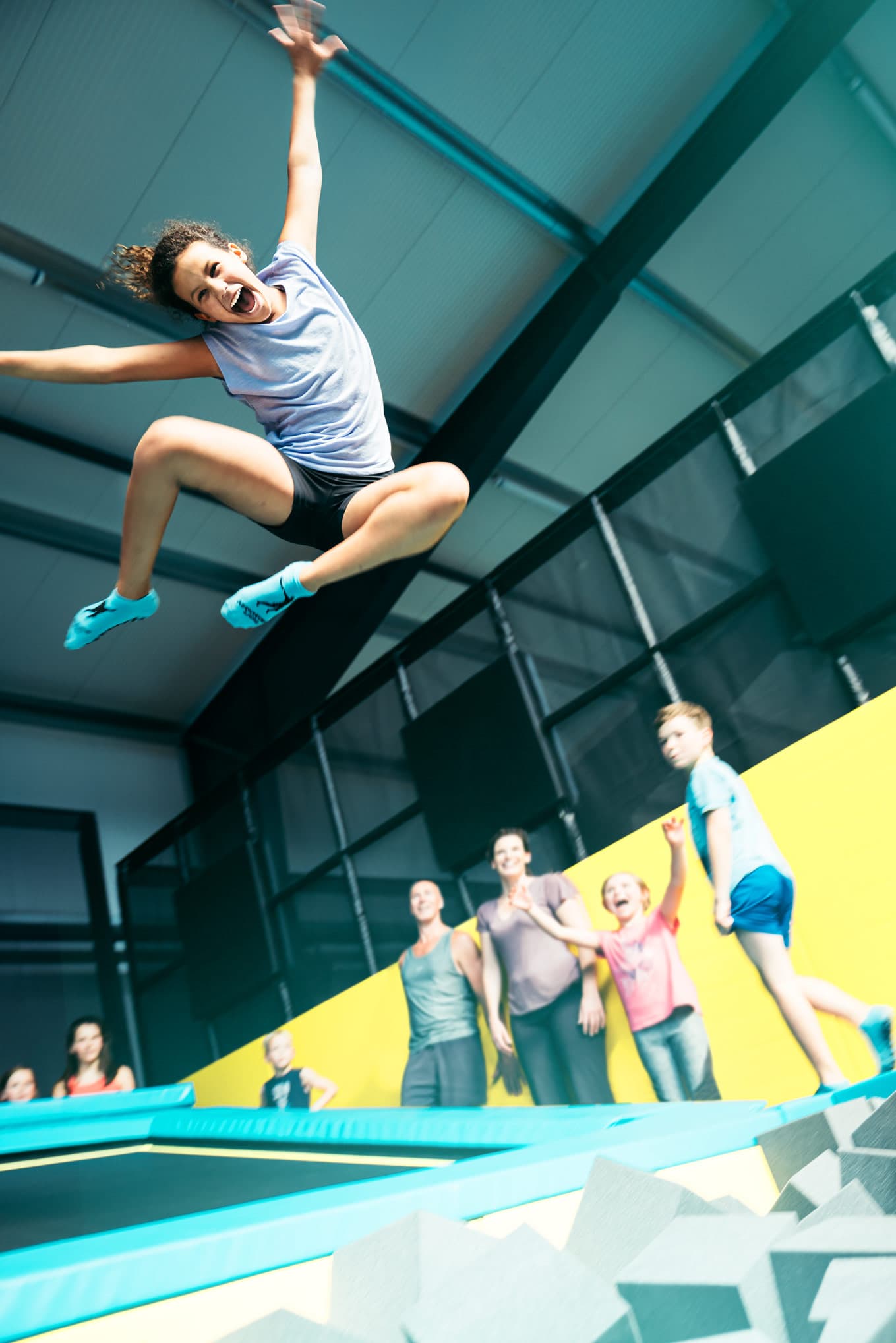 Sprung auf dem Trampolin