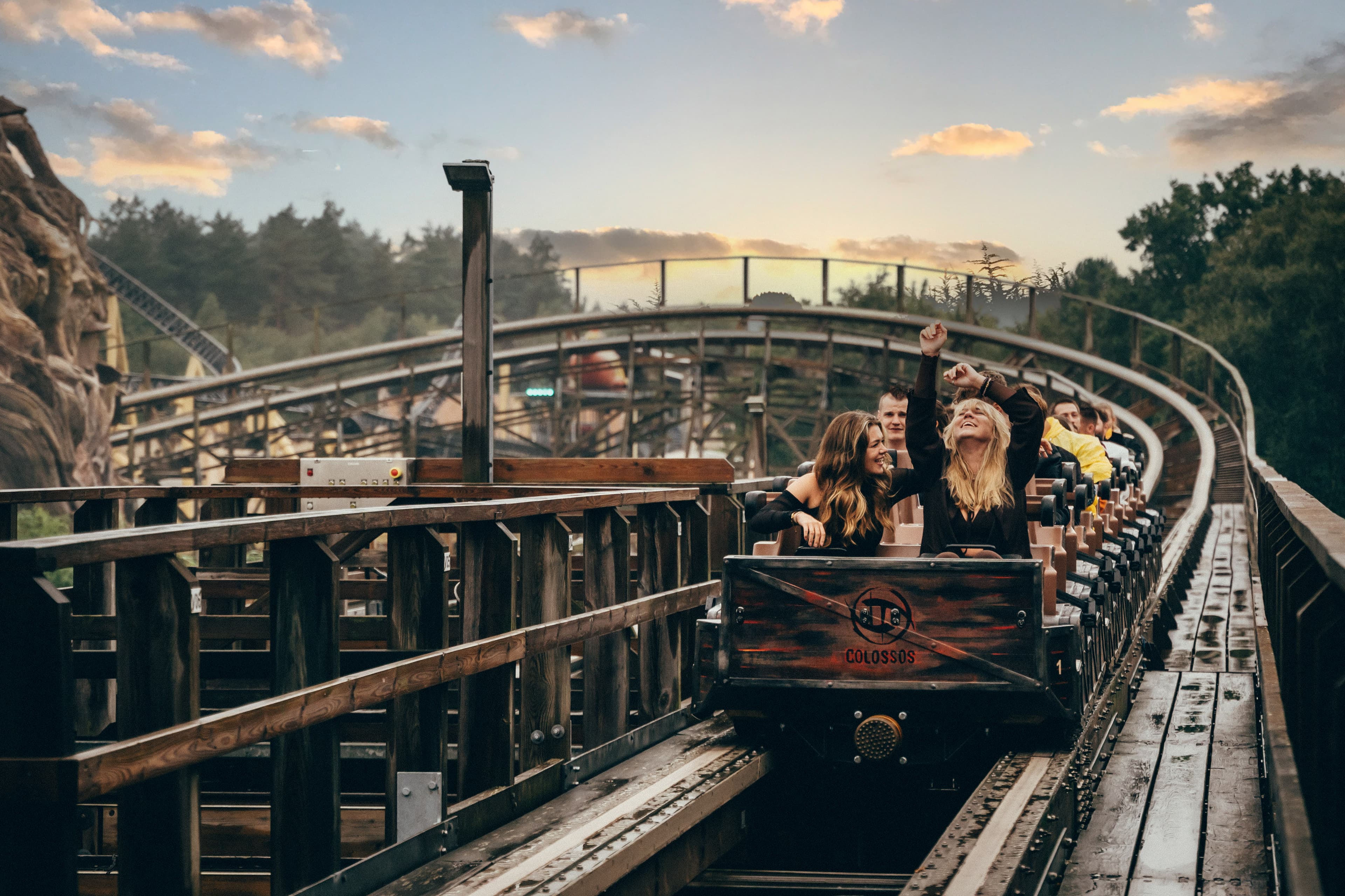 Achterbahn fahren im Heide Park