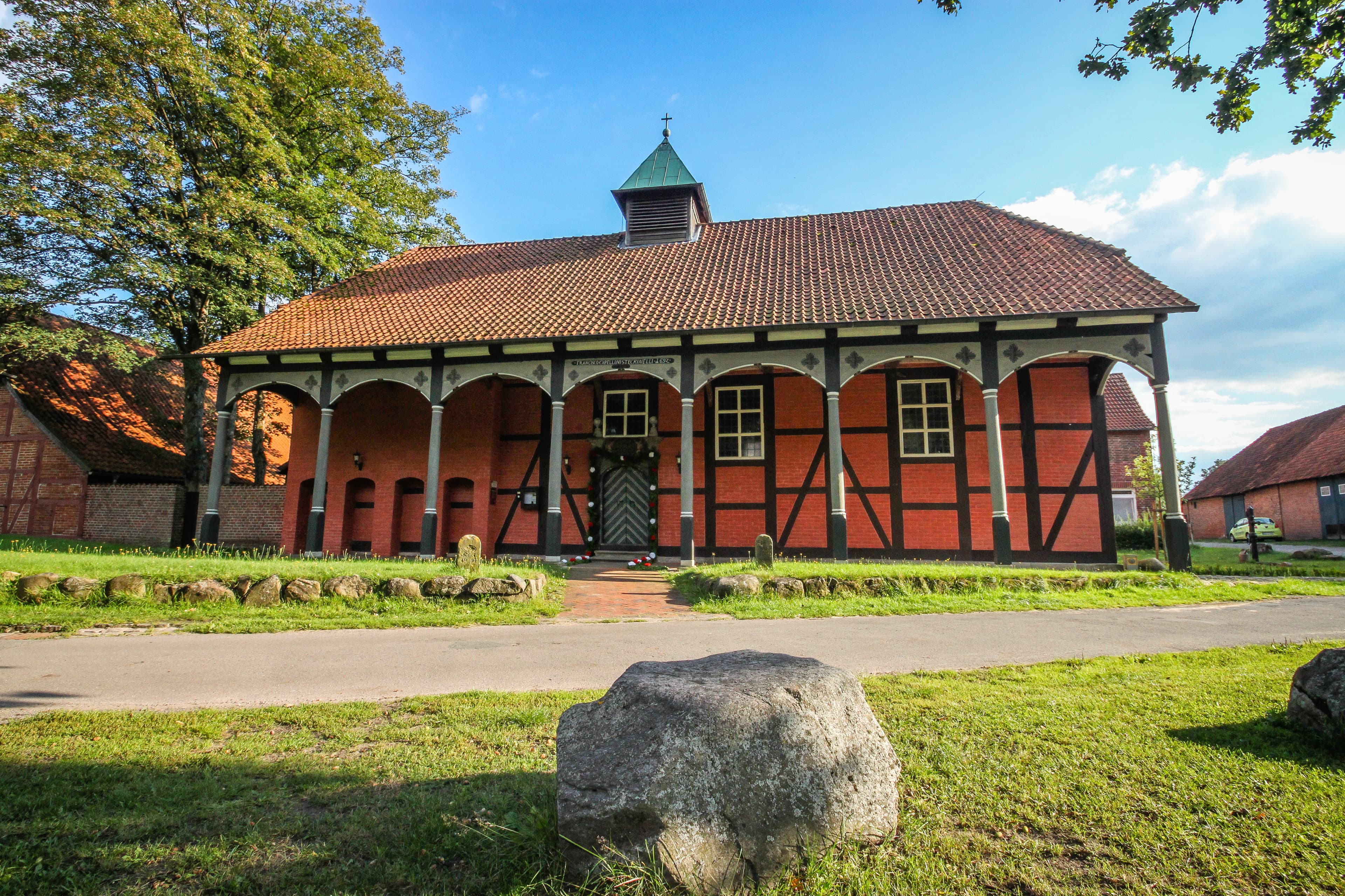 Stechinelli-Kapelle Wieckenberg Wietze Südheide Außenansicht