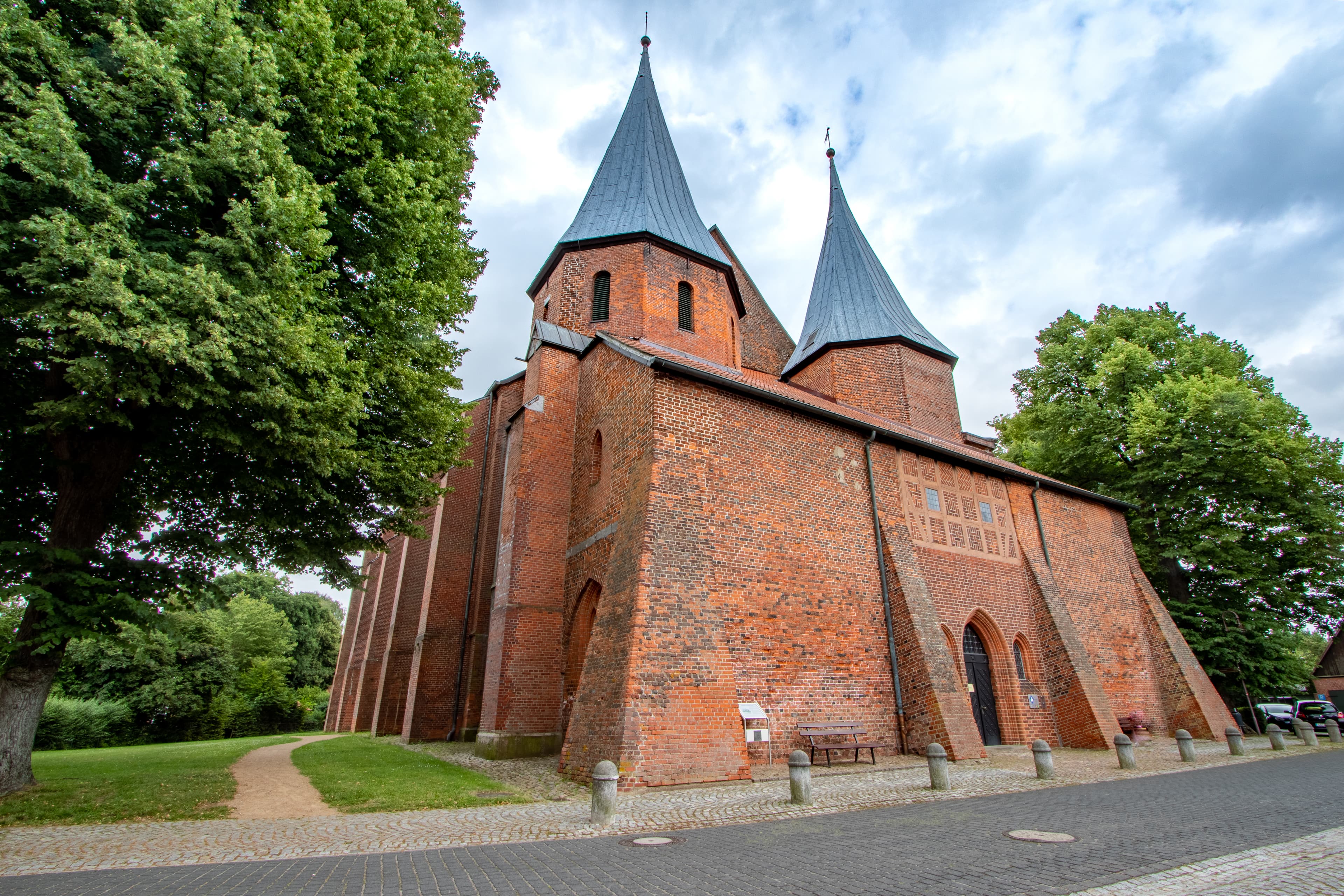 Mächtige Kirche, der Dom in Bardowick