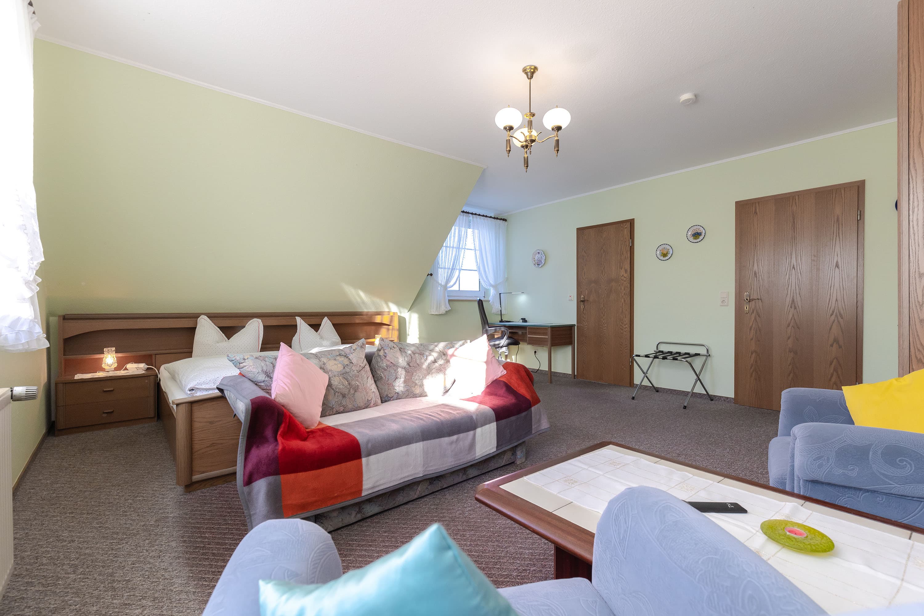 Gästezimmer 1 Gasthaus Columbus Urlaub Doppelbett