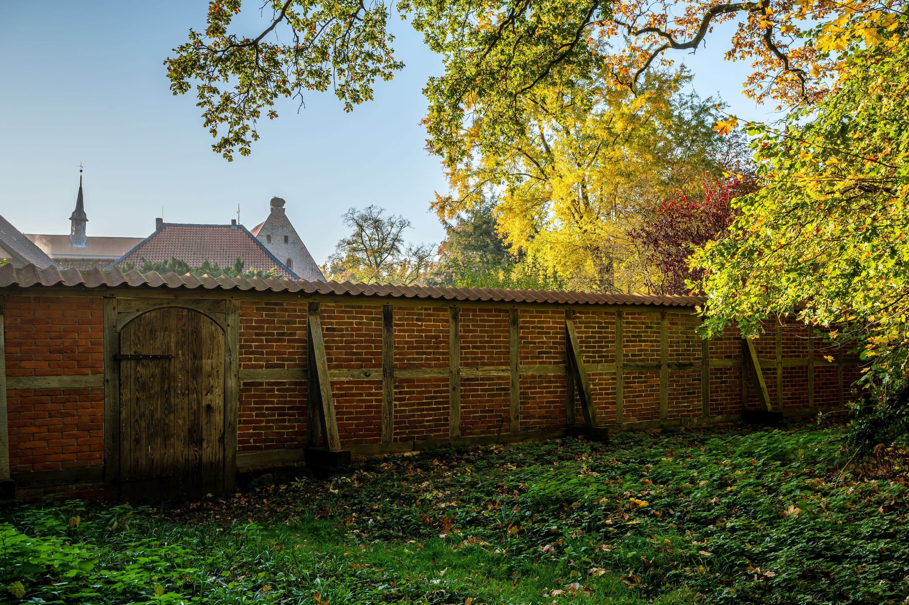Wandern entlang des Klosters in Wienhausen
