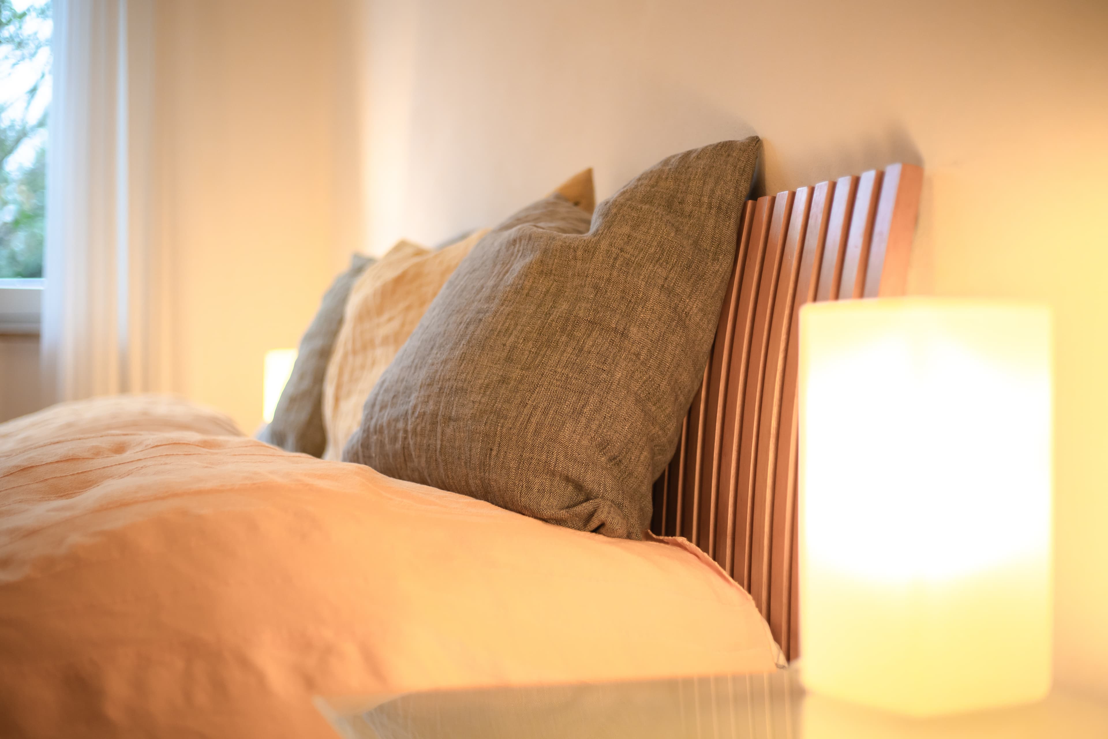 Doppelbett Ferienwohnung Weihe Kissen Detail