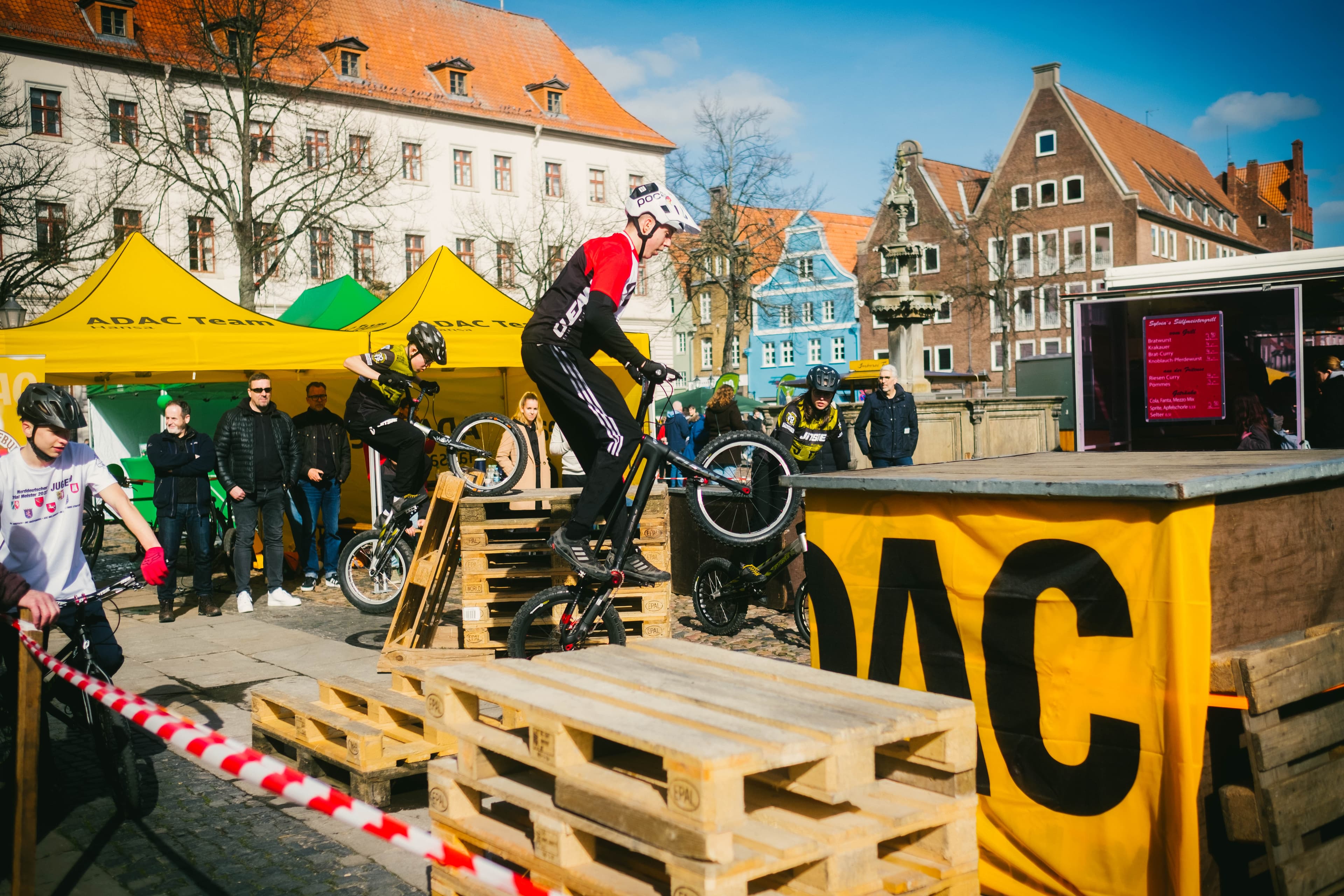 Fahrrad-Trial am Rathaus