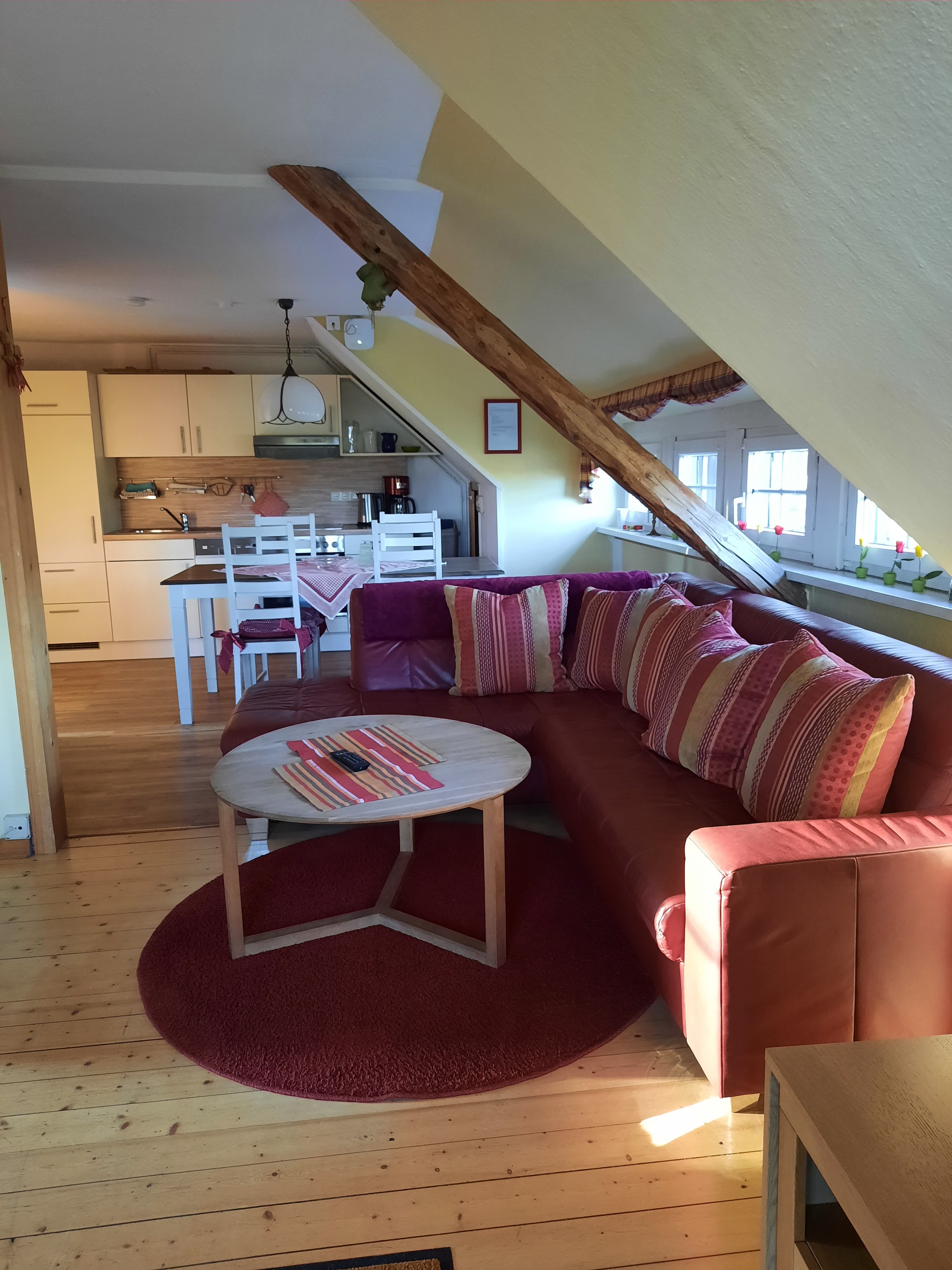 Wohn- und Esszimmer in der Ferienwohnung Waldblick auf dem Ferienhof Meyer Unterlüß