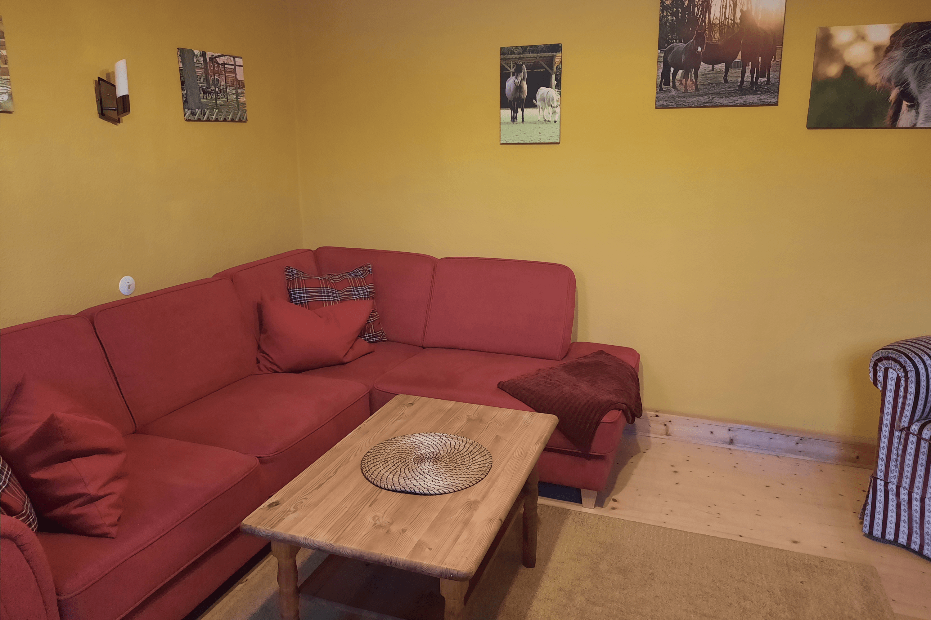 Wohnzimmer in der Ferienwohnung Hofstube auf dem Ferienhof Meyer Unterlüß