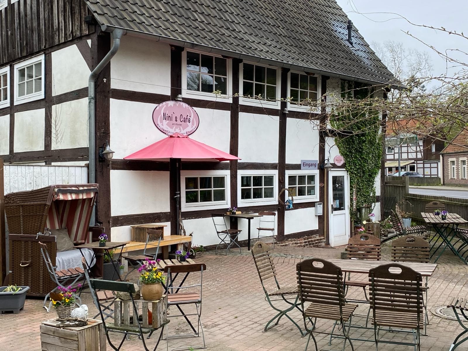 Nini`s Café