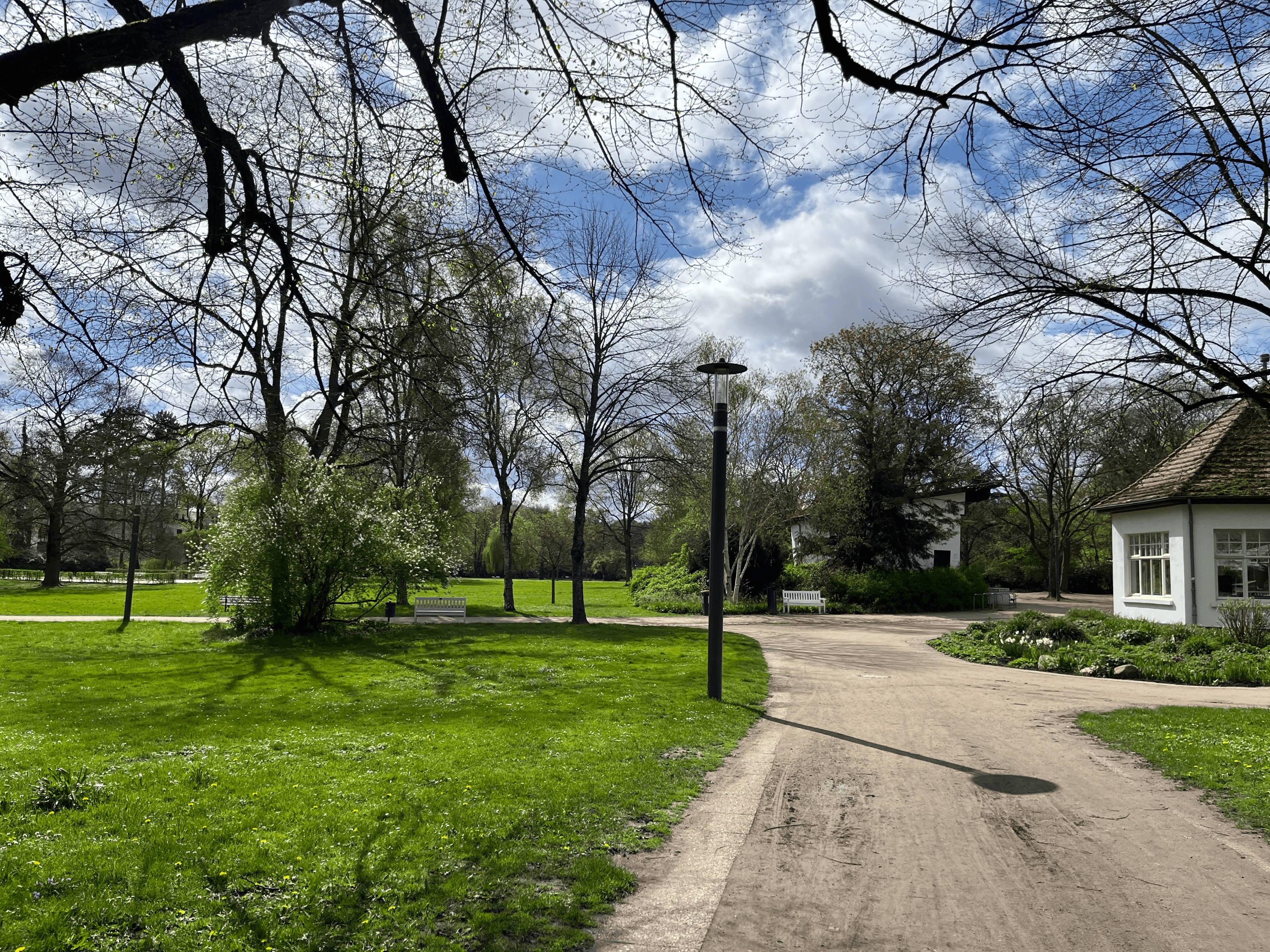 Spazierweg durch den Kurpark