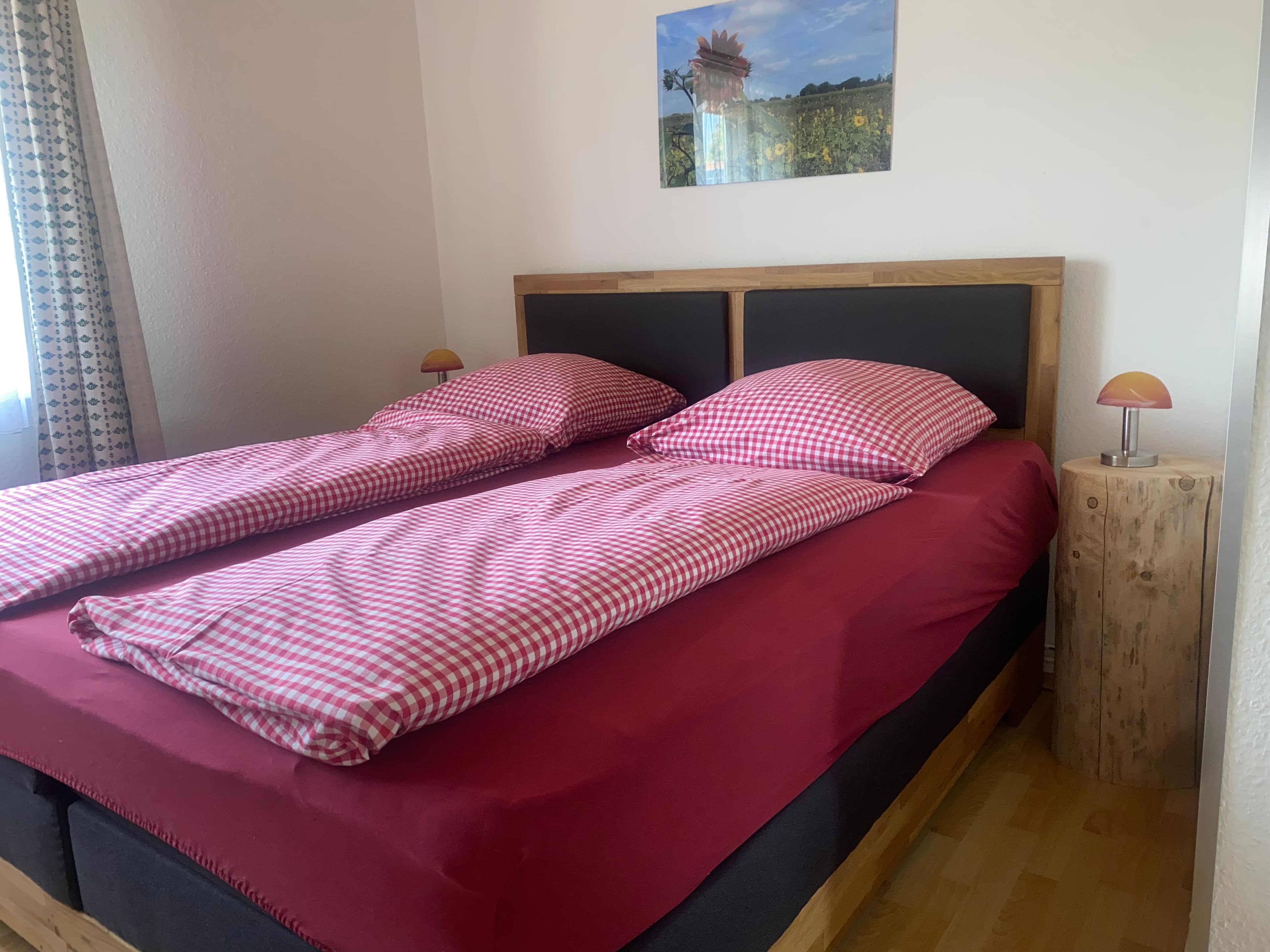Neuland-Hof Spöring Ferienwohnung Apfelblüte Schlafzimmer