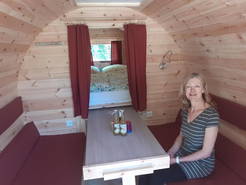 Neuland-Hof Spöring Wohnfass Sitzbereich