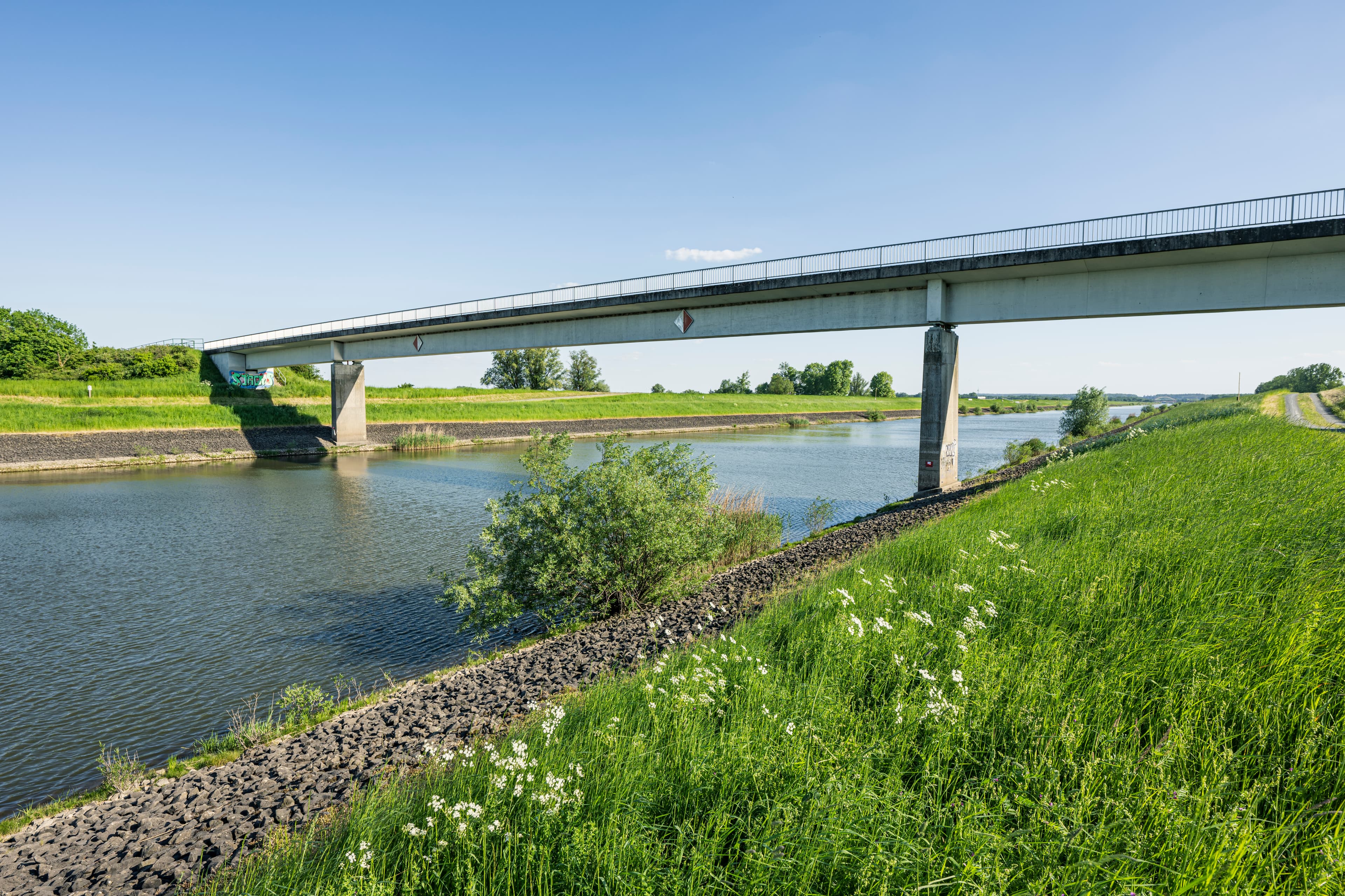 Echem - Fischhausen. Brücke über Elbe-Seiten-Kanal.