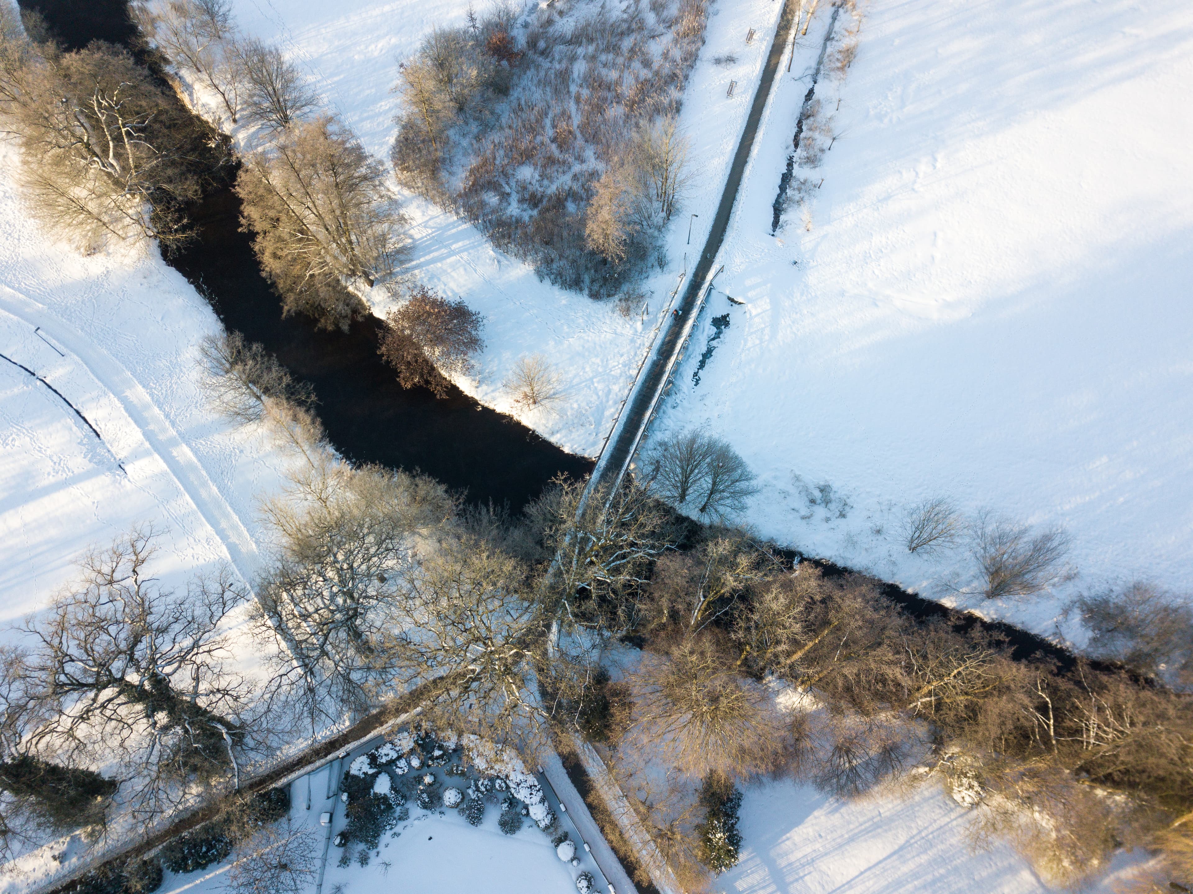 Luftaufnahme des Örtzeparks im Winter in Hermannsburg