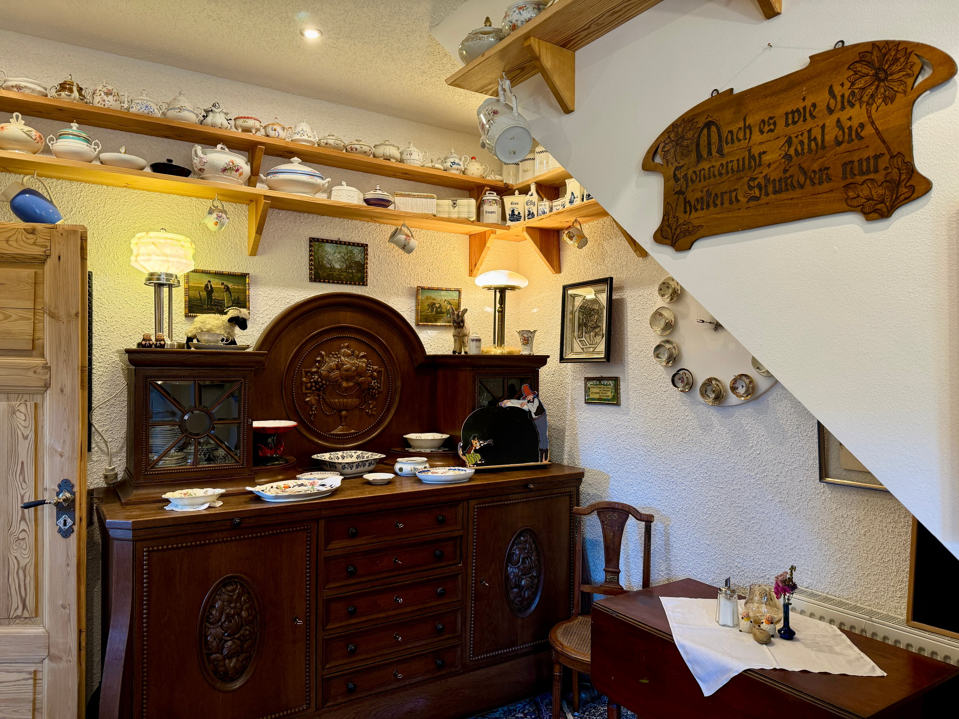 Eingang in das Antik Stöber Cafe in Müden Örtze