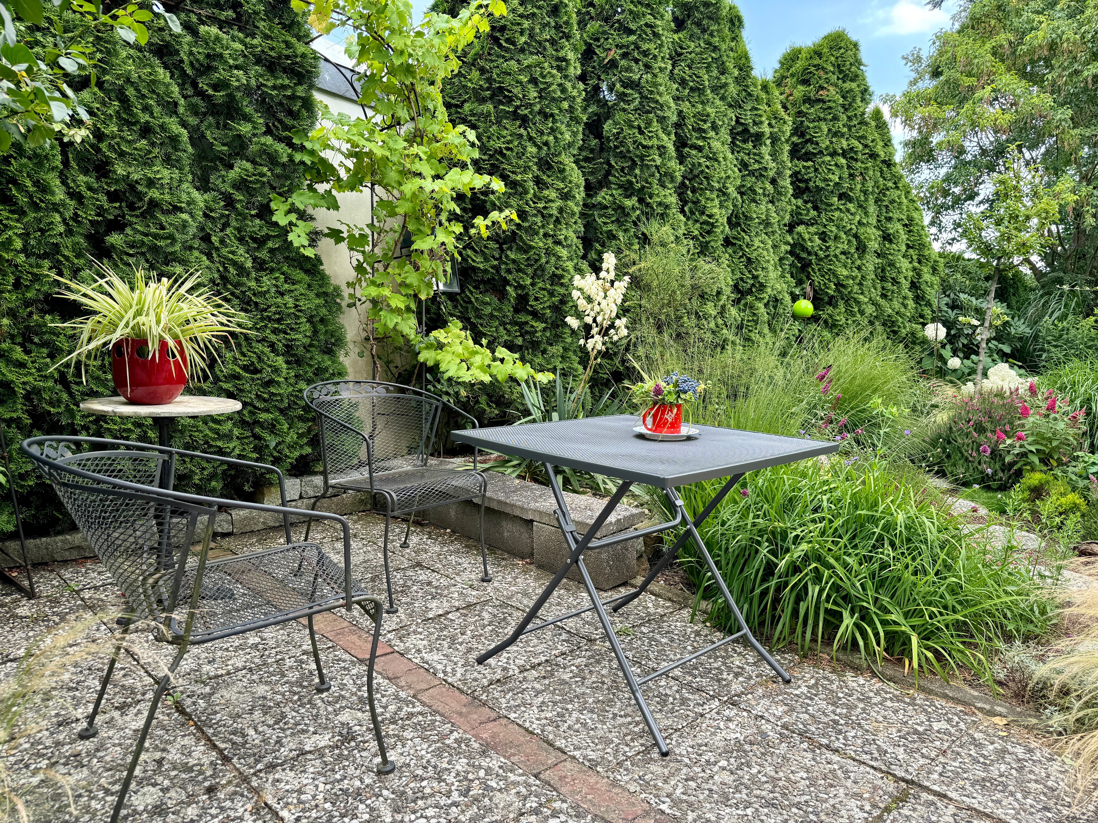 Gartensitzecke Ferienwohnung am Aller Radweg