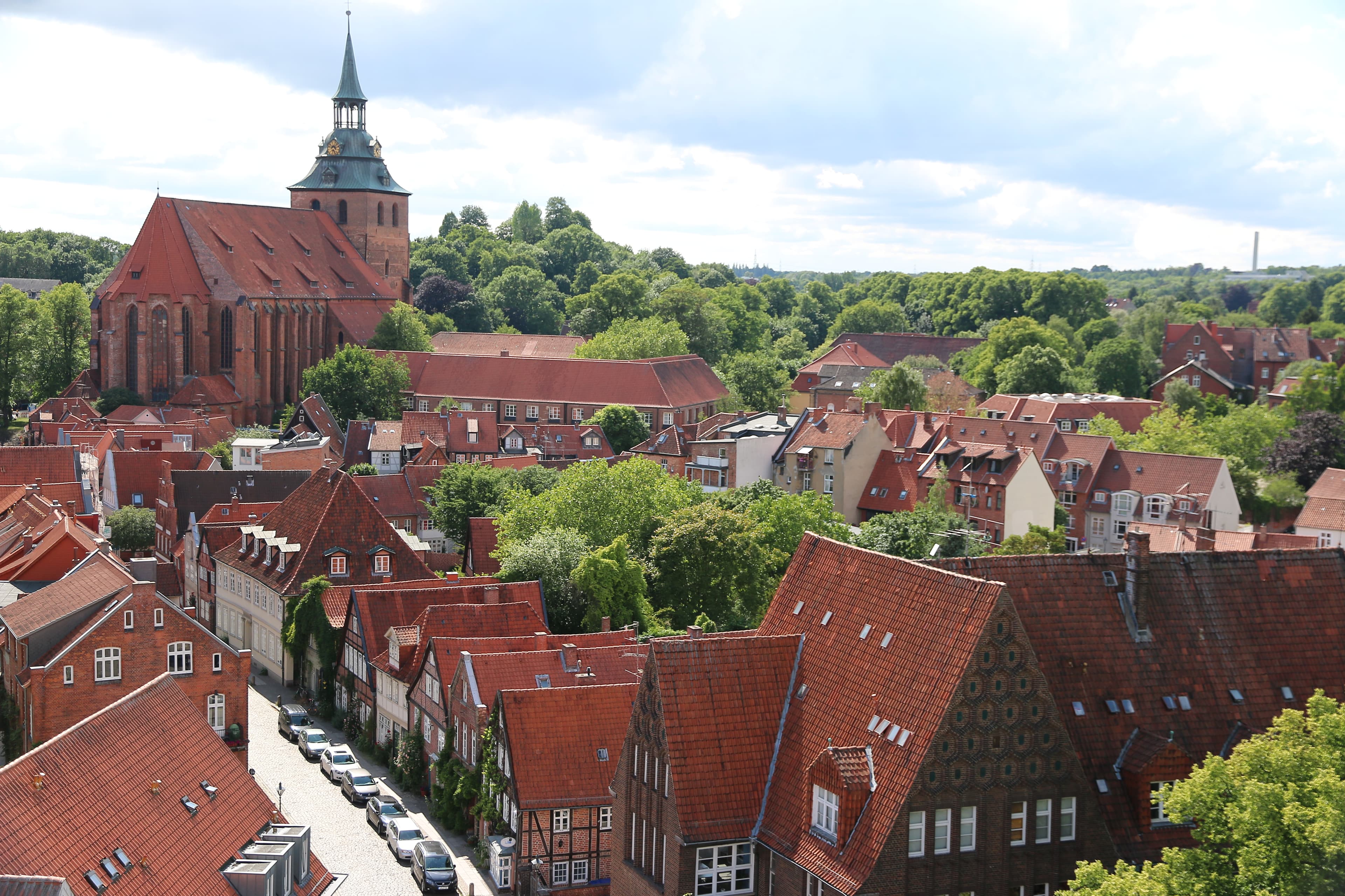 Blick auf die St. Michaeliskirche