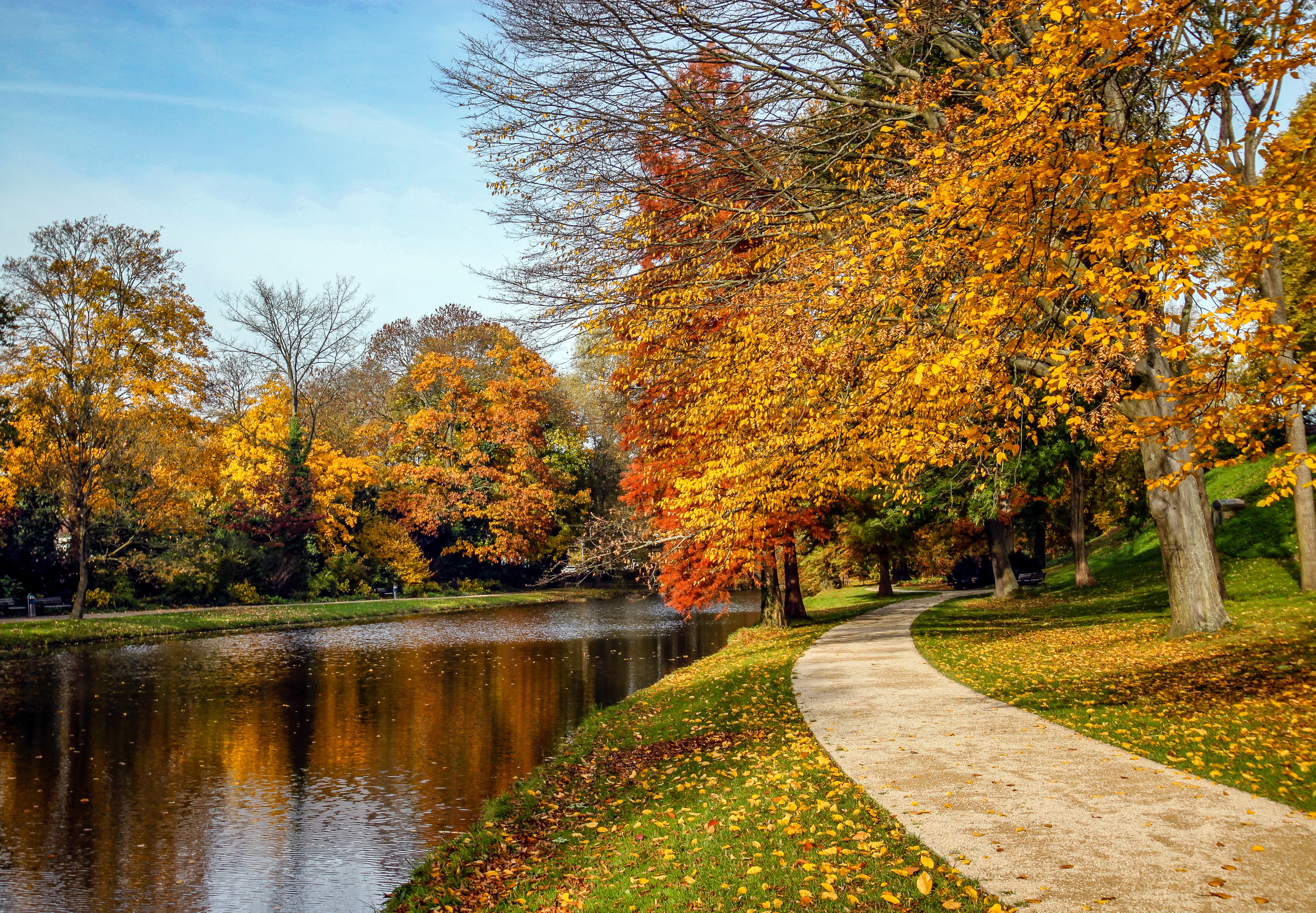 Herbstlicher Schlossgarten in Celle in der Lüneburger Heide