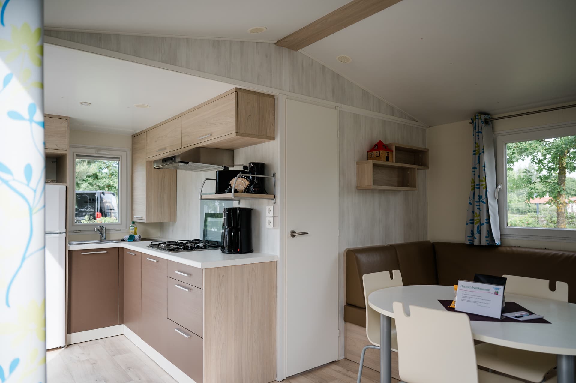 das chalet für 4 personen ist gut ausgestattet auf dem campingpark südheide