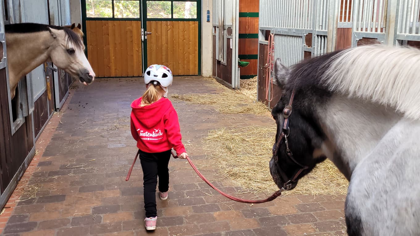 Reiten im Südsee Camp Lüneburger Heide ist toll für die Kinder