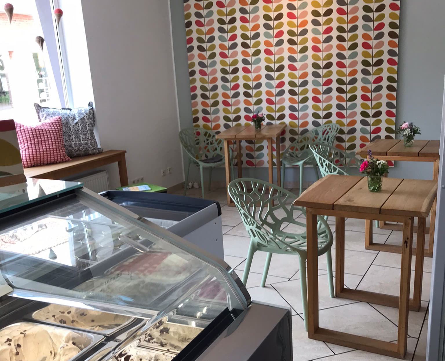 Nehmt gerne Platz in der Eisperle Salzhausen