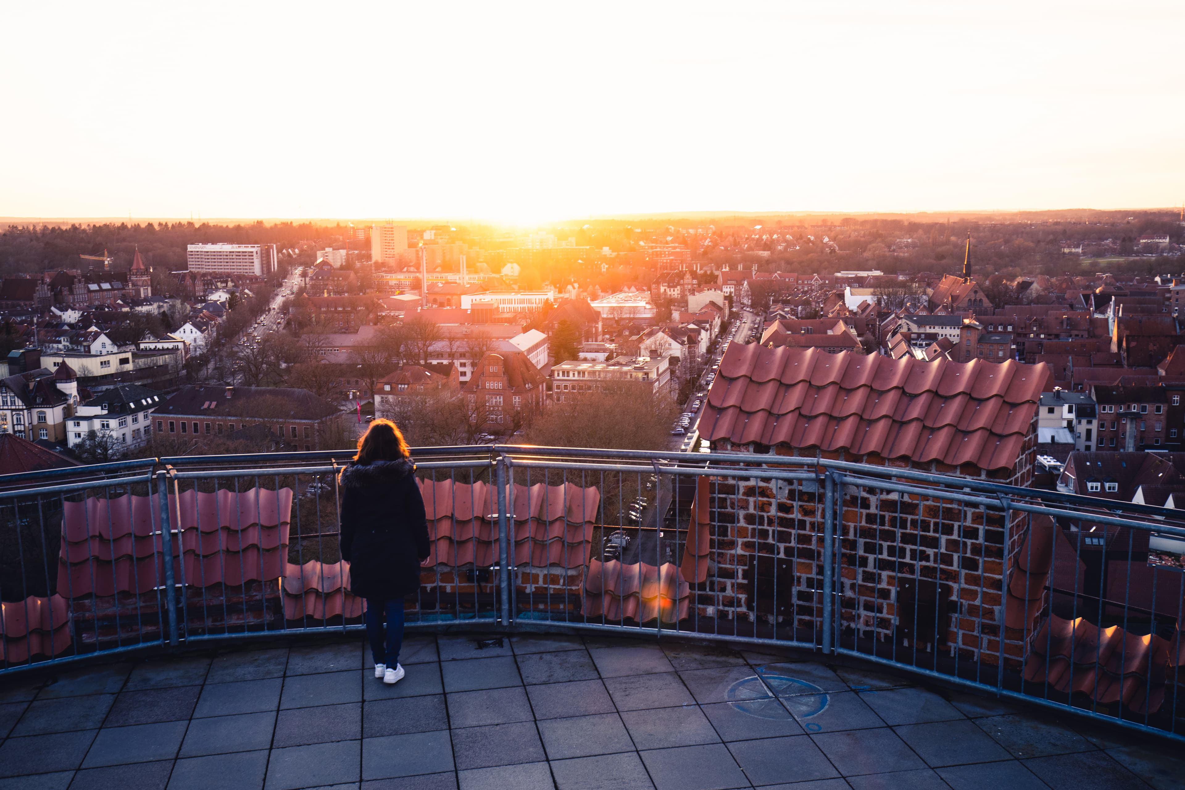 ganz oben auf dem Wasserturm lüneburg gibt es eine aussichtsplattform