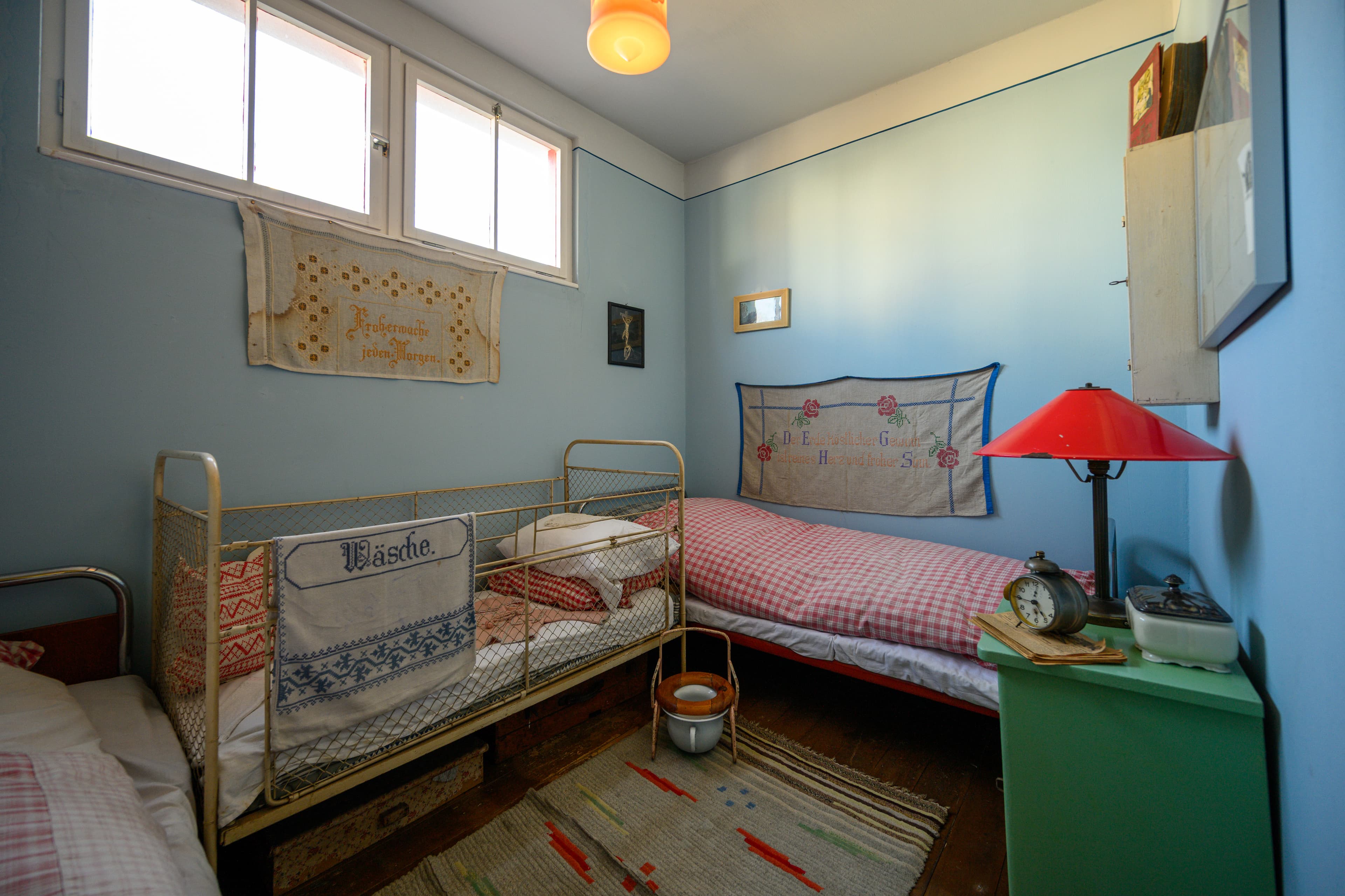 Eingerichtetes Zimmer im Otto Haesler Museum in Celle