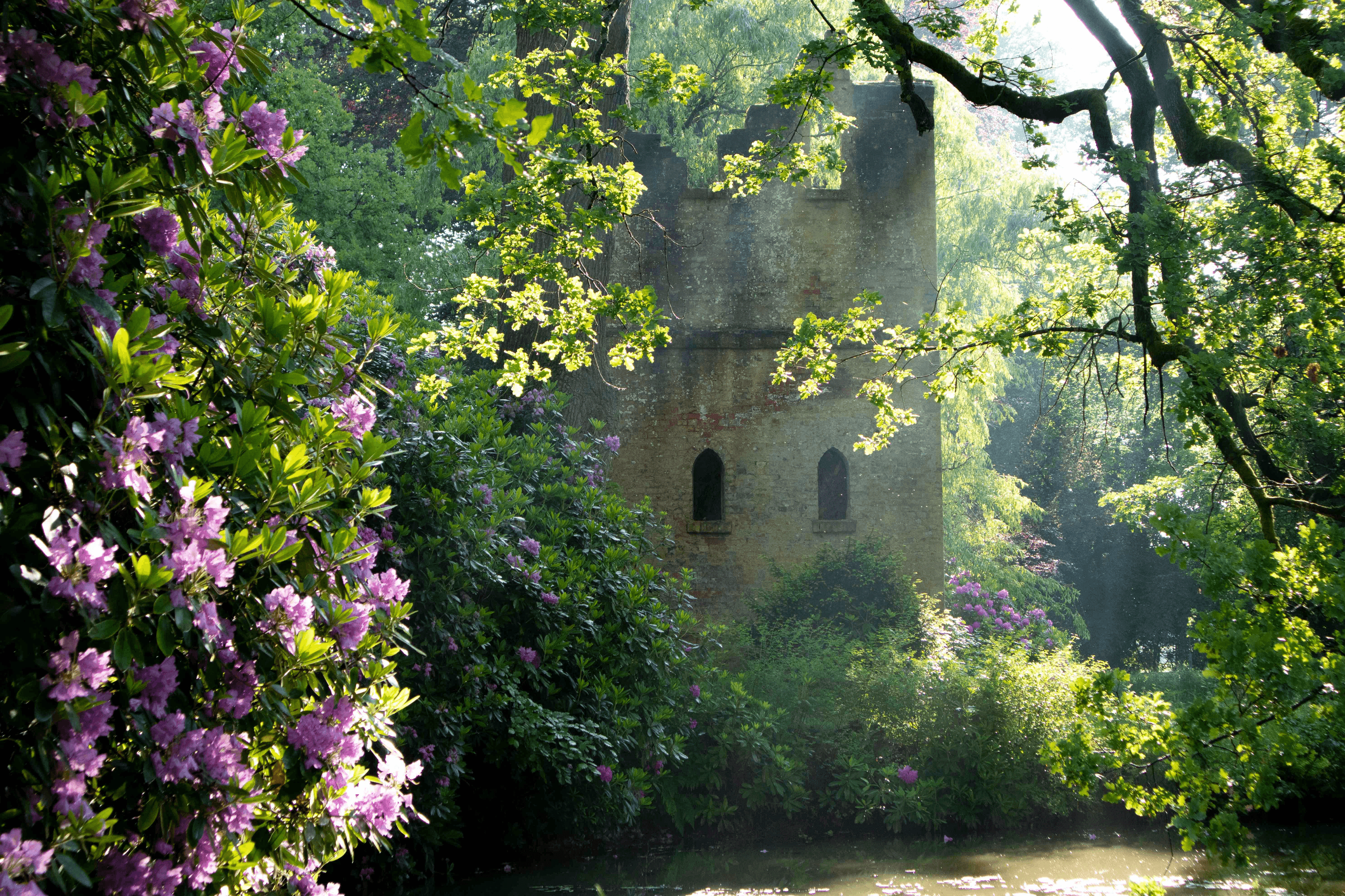 Burgruine am See im Breidings Garten in Soltau