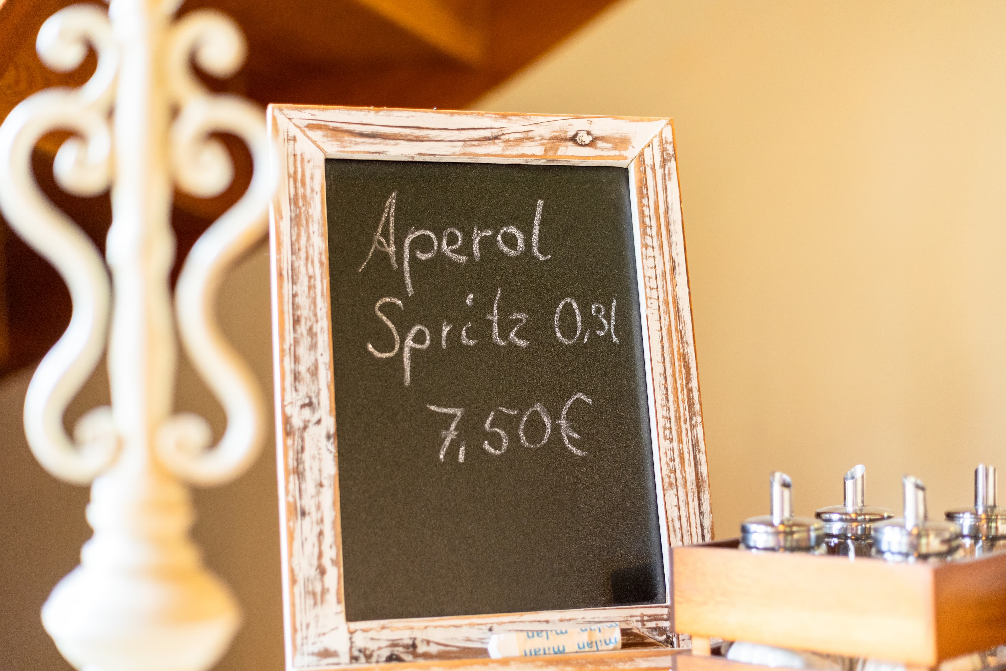 Im Speisezimmer im Hof Ehlers bei Bergen