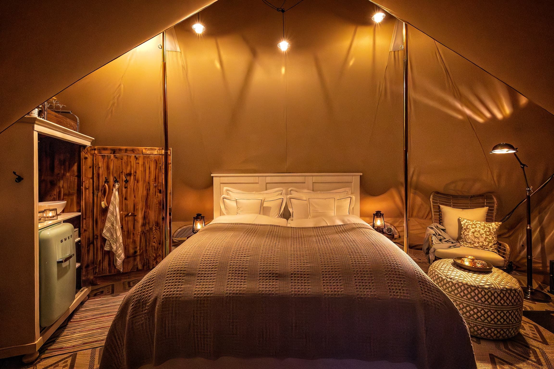 Gut schlafen in einem richtigen Bett im Luxuszelt in Bispingen