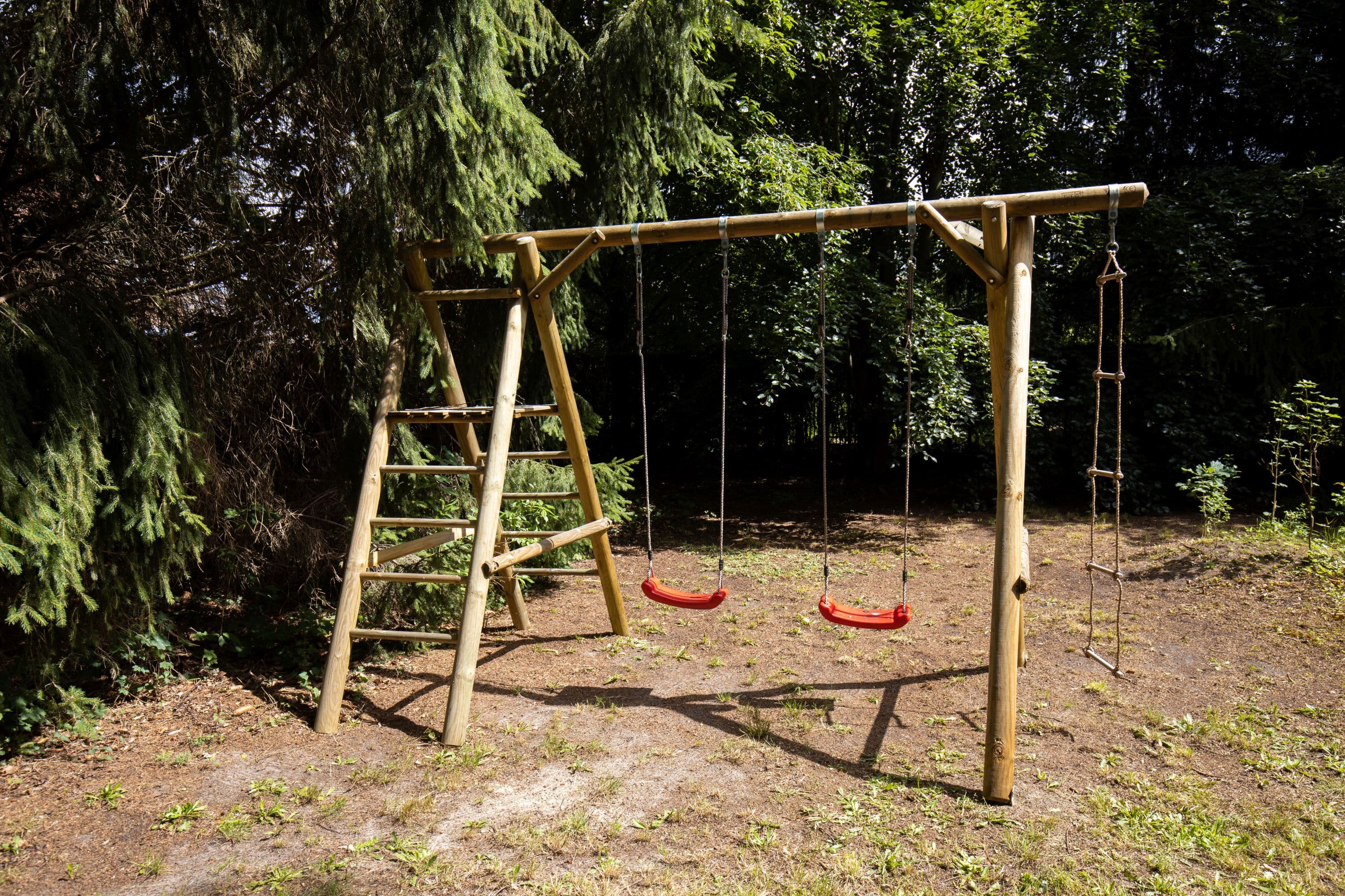 Spielgeräte im Garten vom Ferienhaus Schneider in Wietze