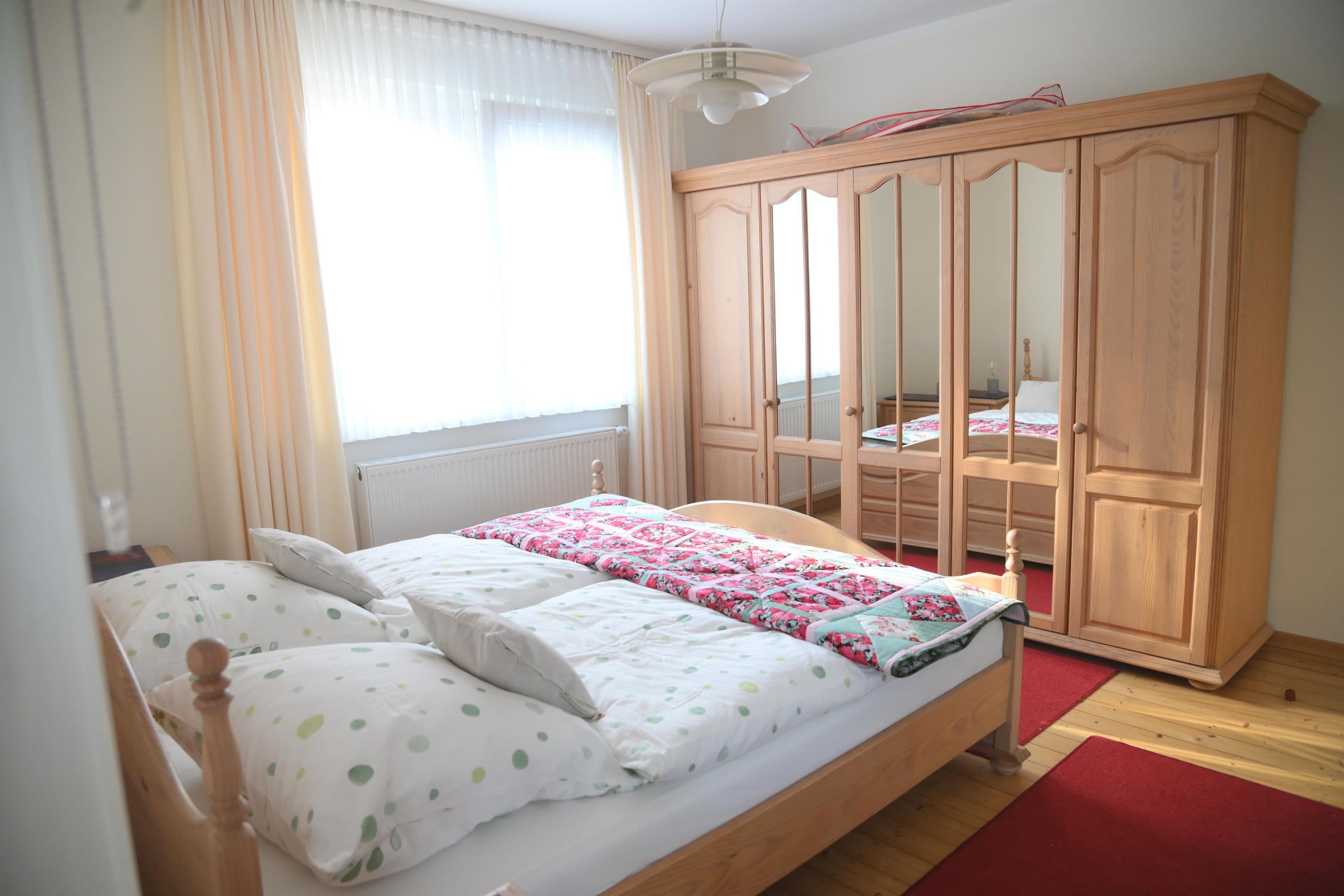 Schlafzimmer in der Wohnung 1 Appartements am Rosengarten